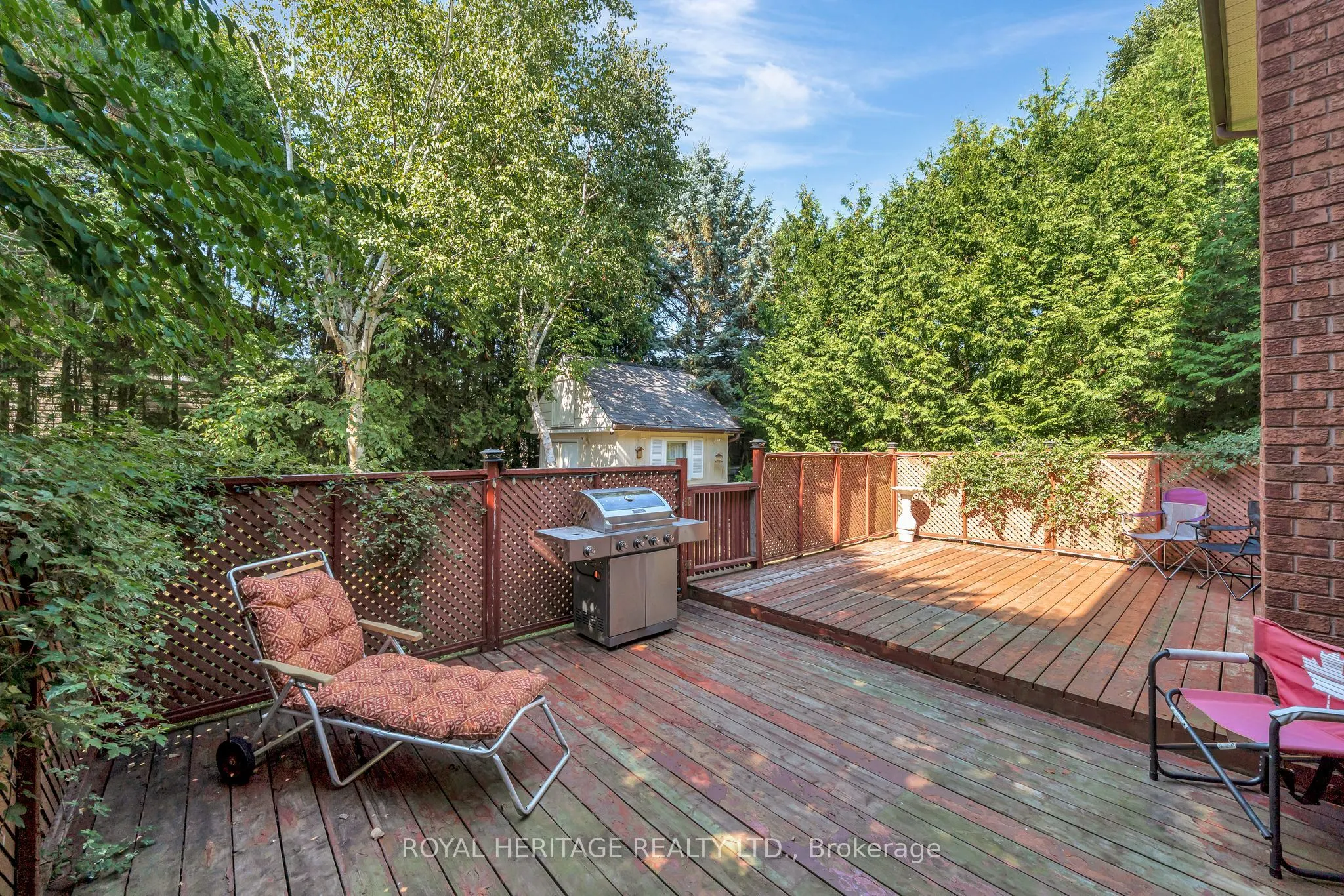 15 Iroquois Avenue