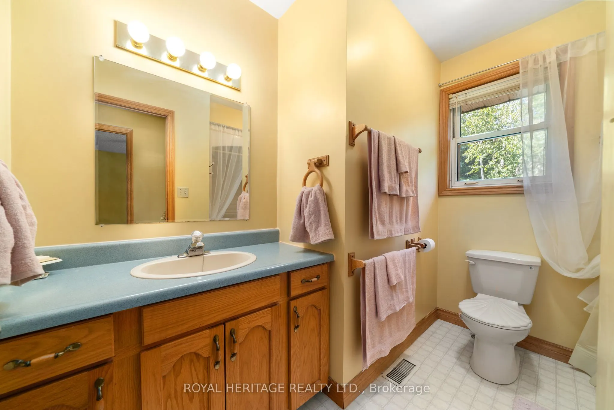 15 Iroquois Avenue