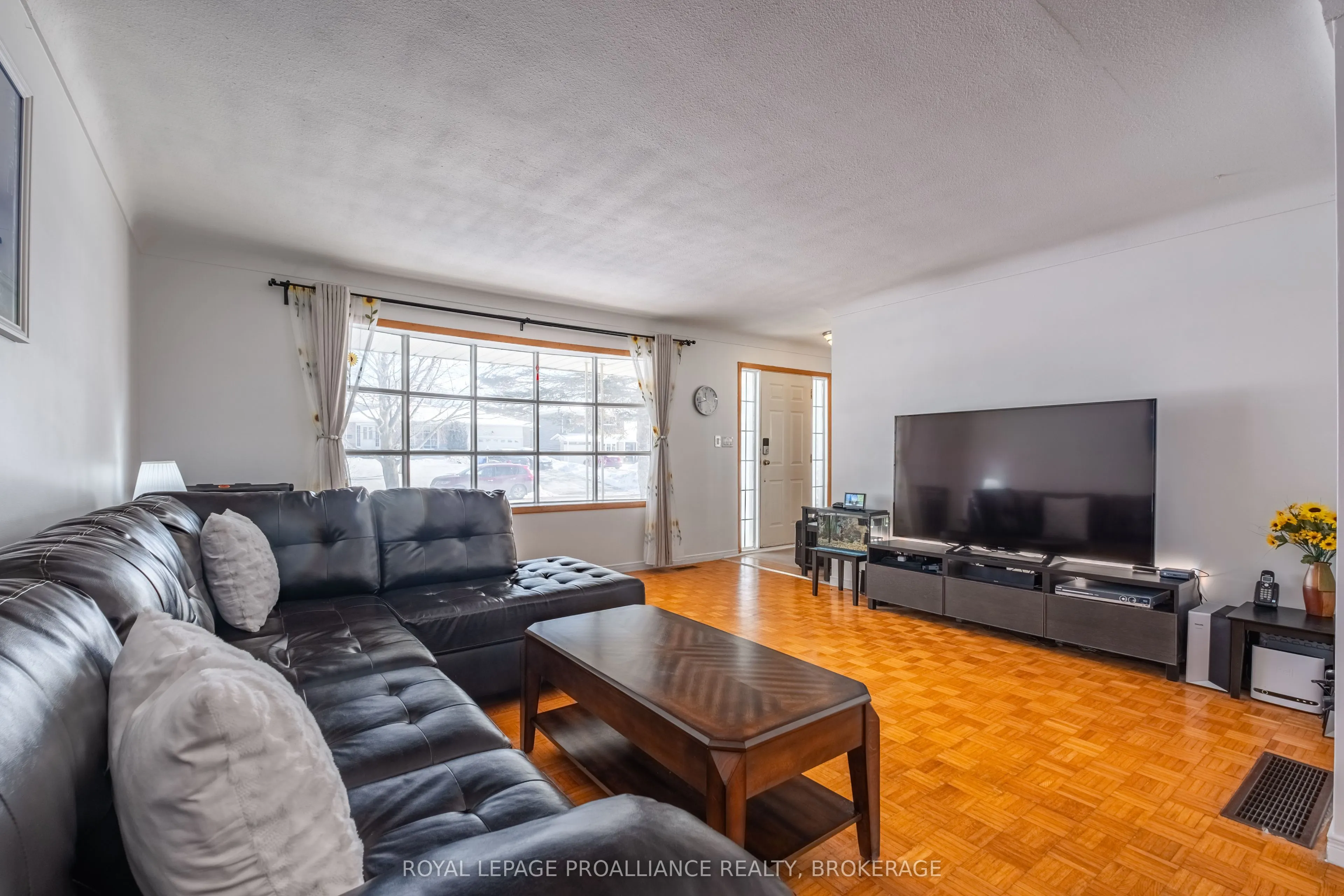 687 Harrow Place