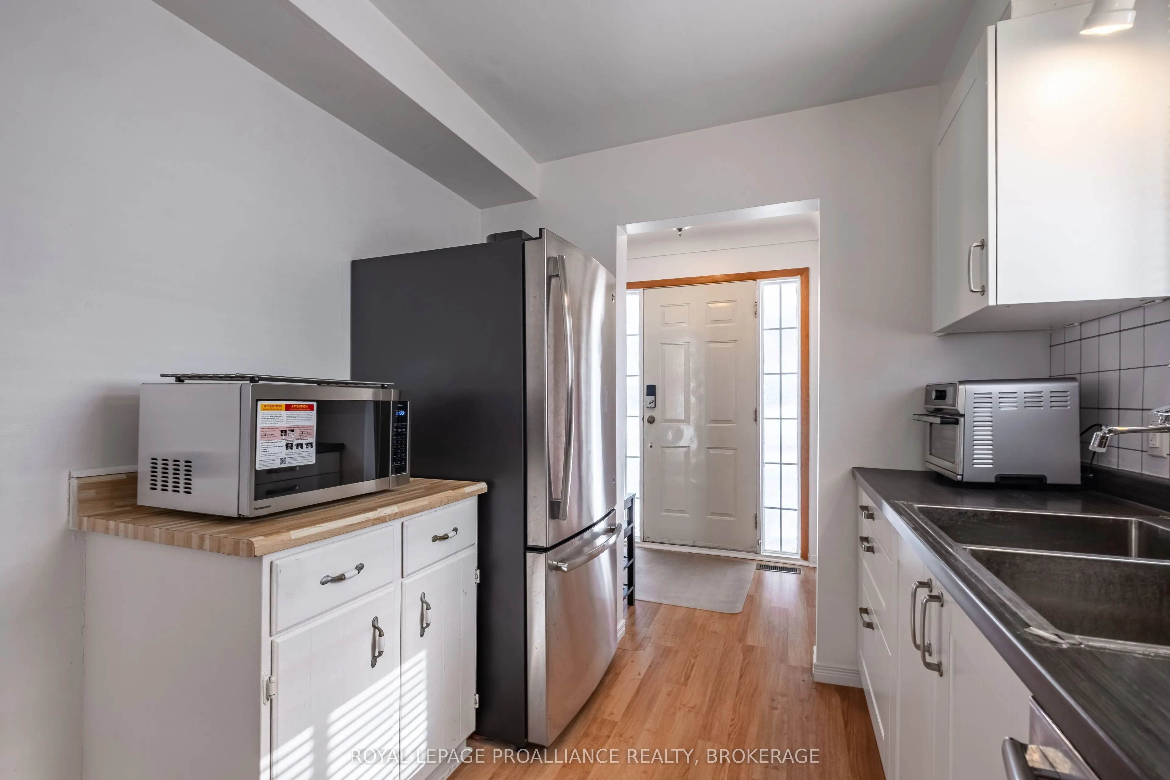 687 Harrow Place