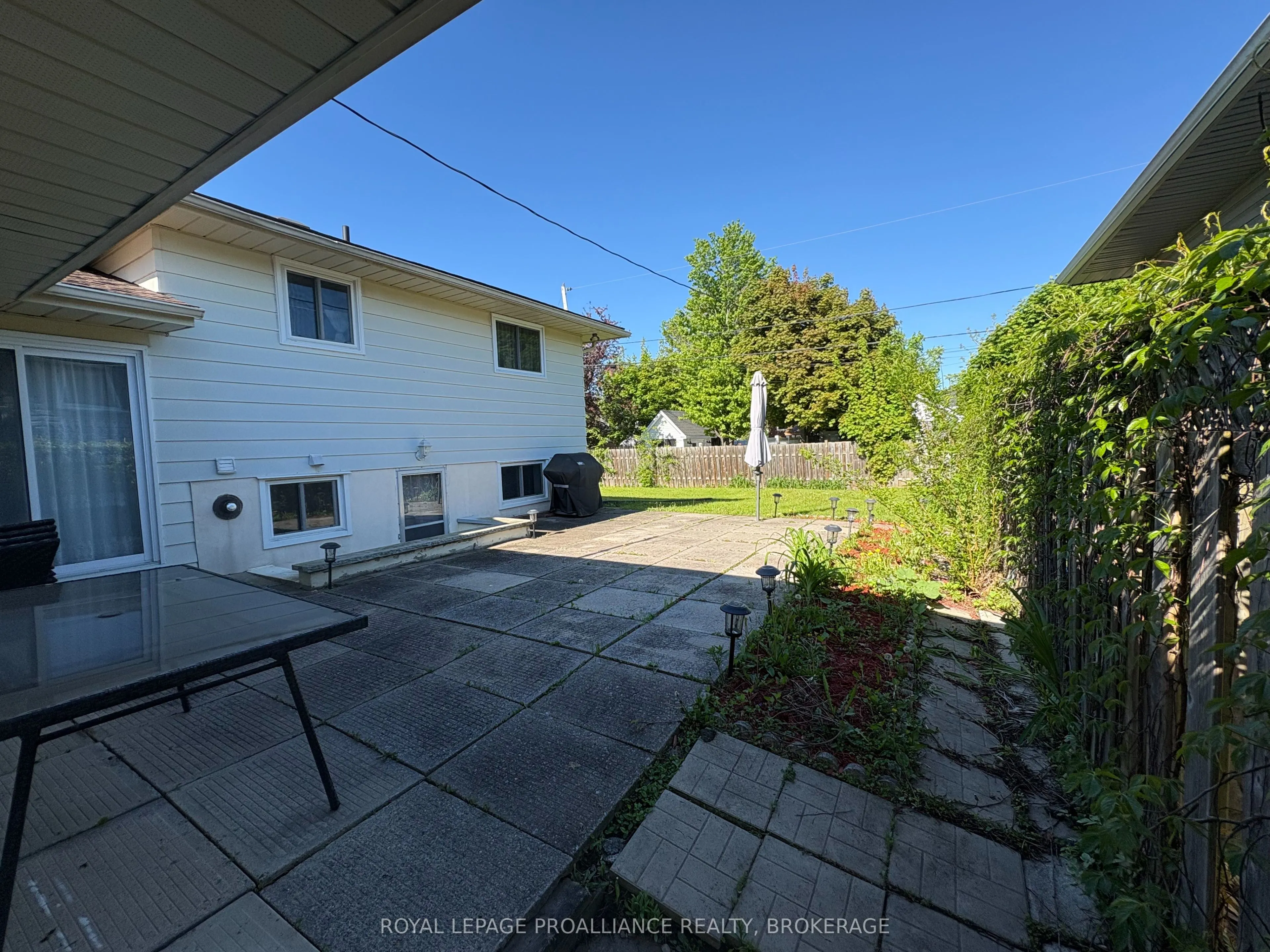 687 Harrow Place