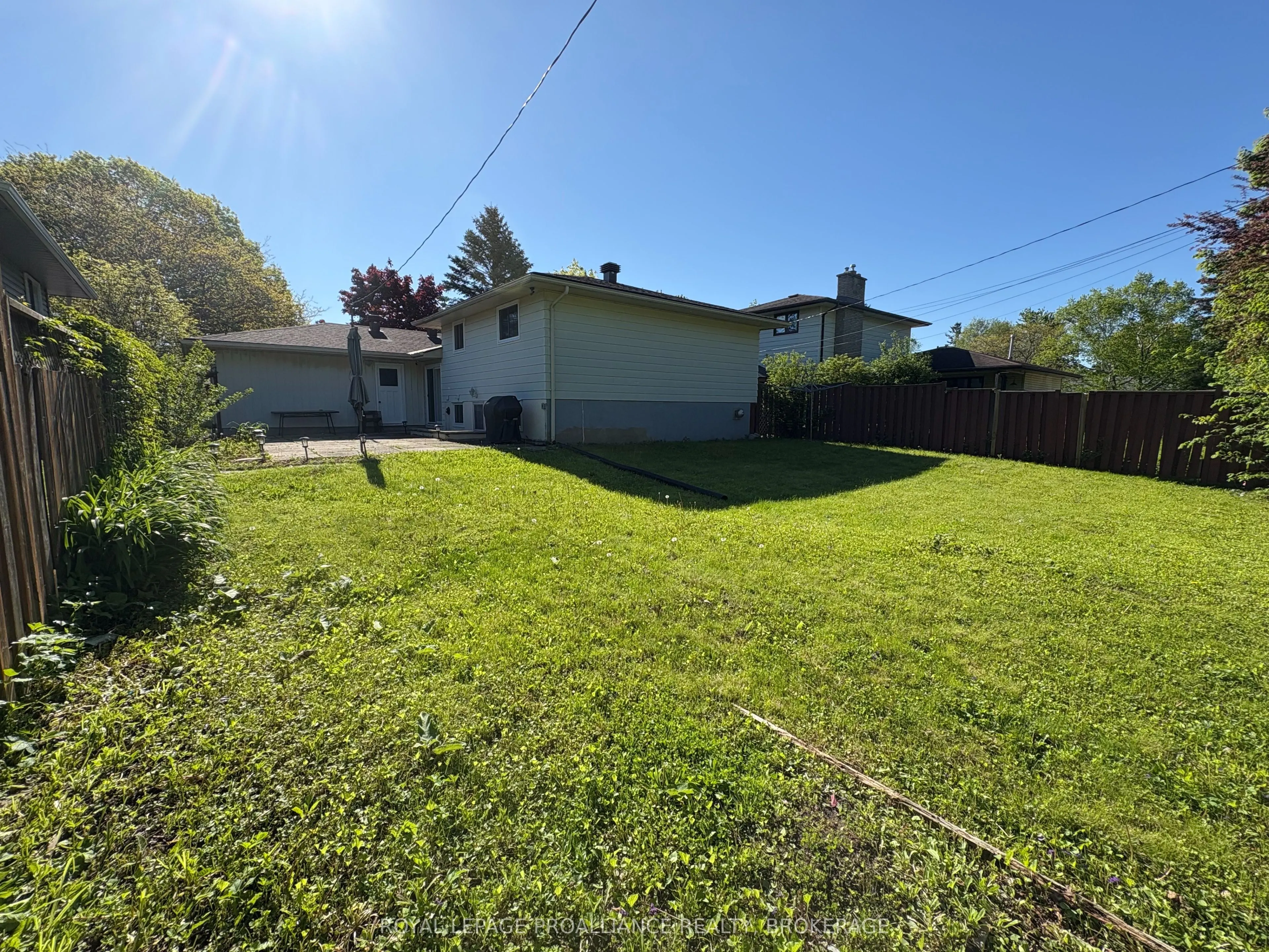 687 Harrow Place
