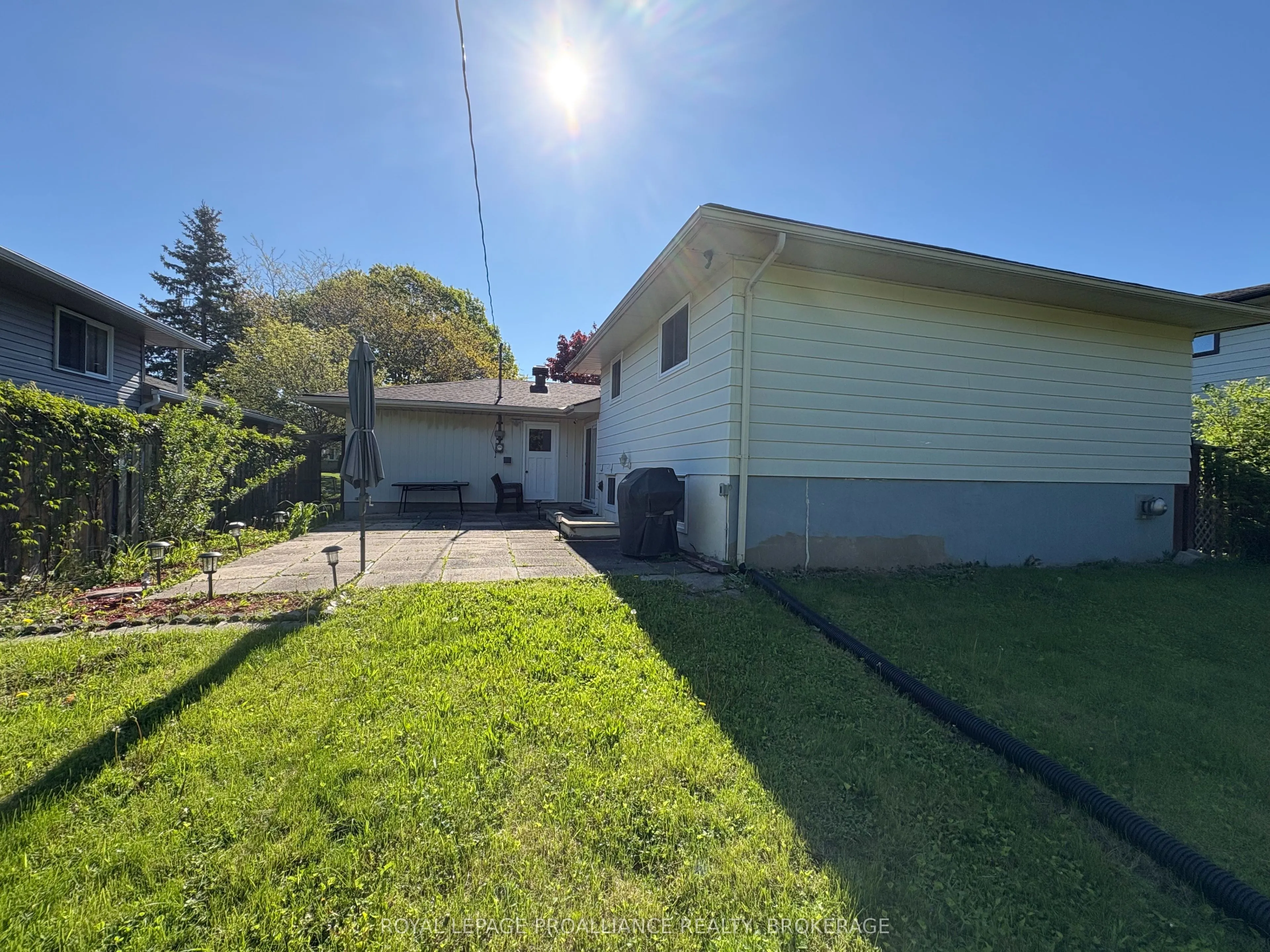 687 Harrow Place