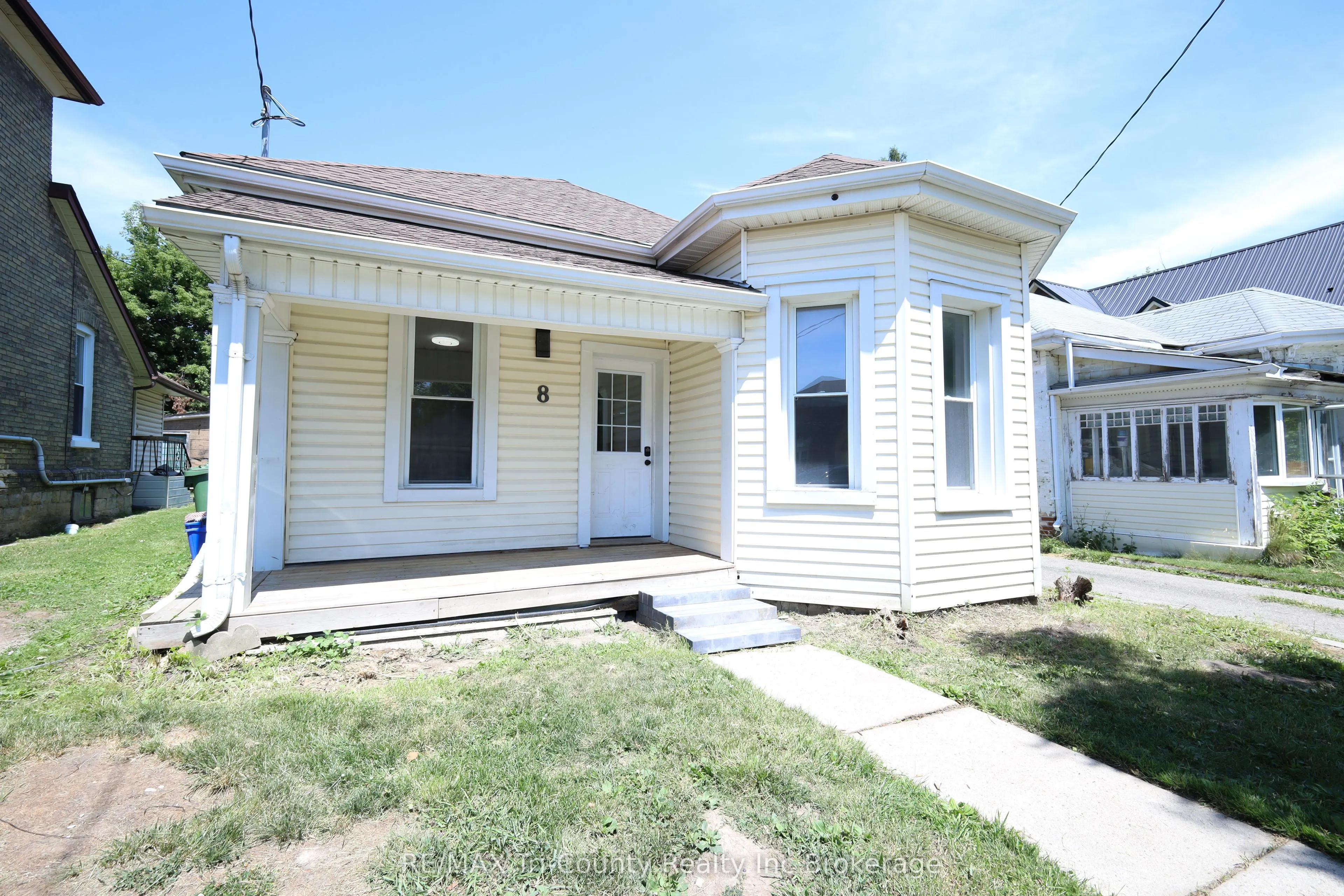 8 Erie Street
