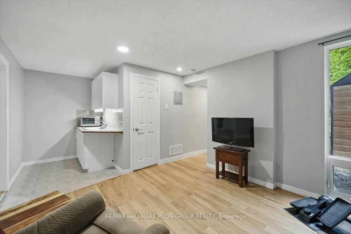 84 Eastpark Drive