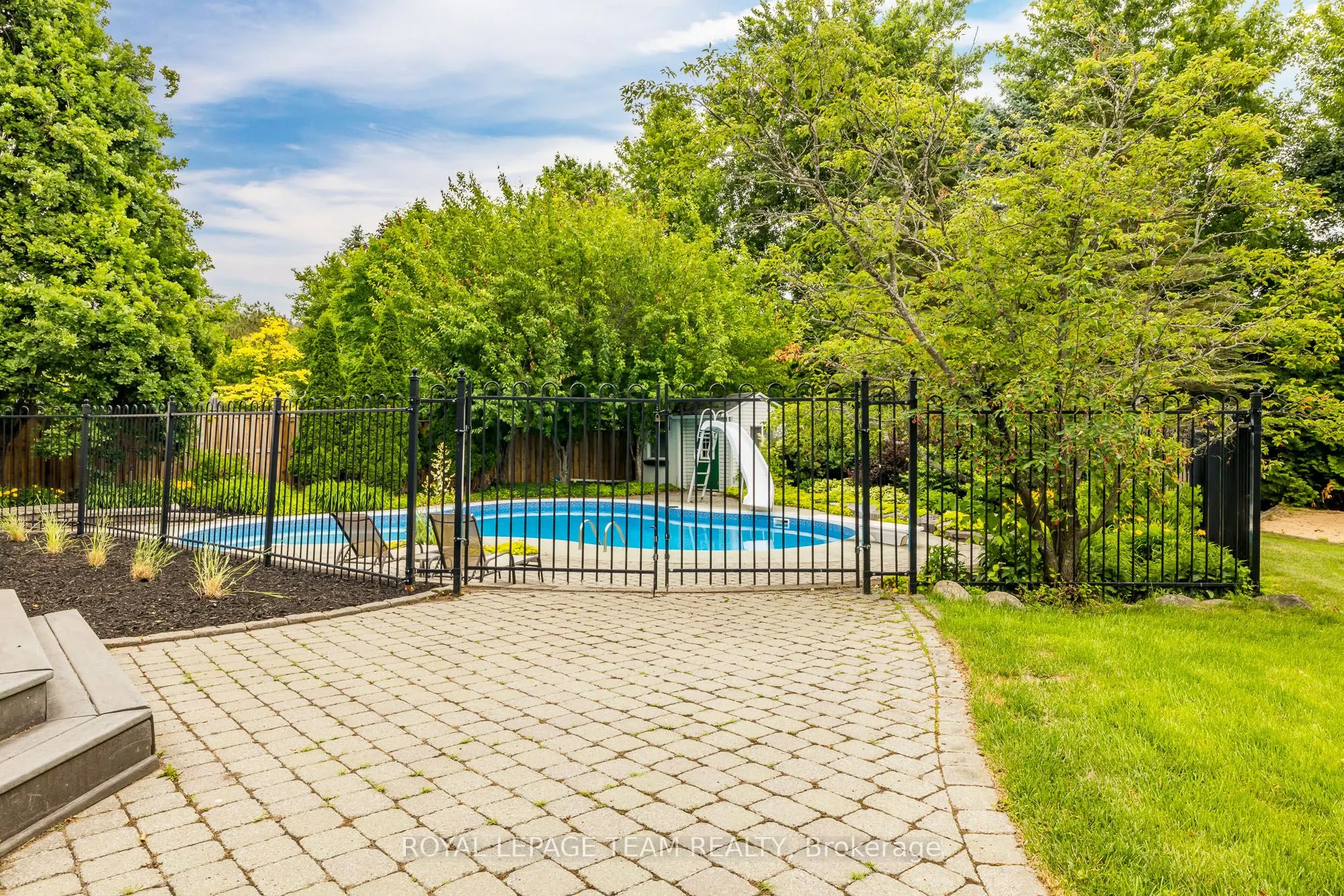10 Beechgrove Gardens