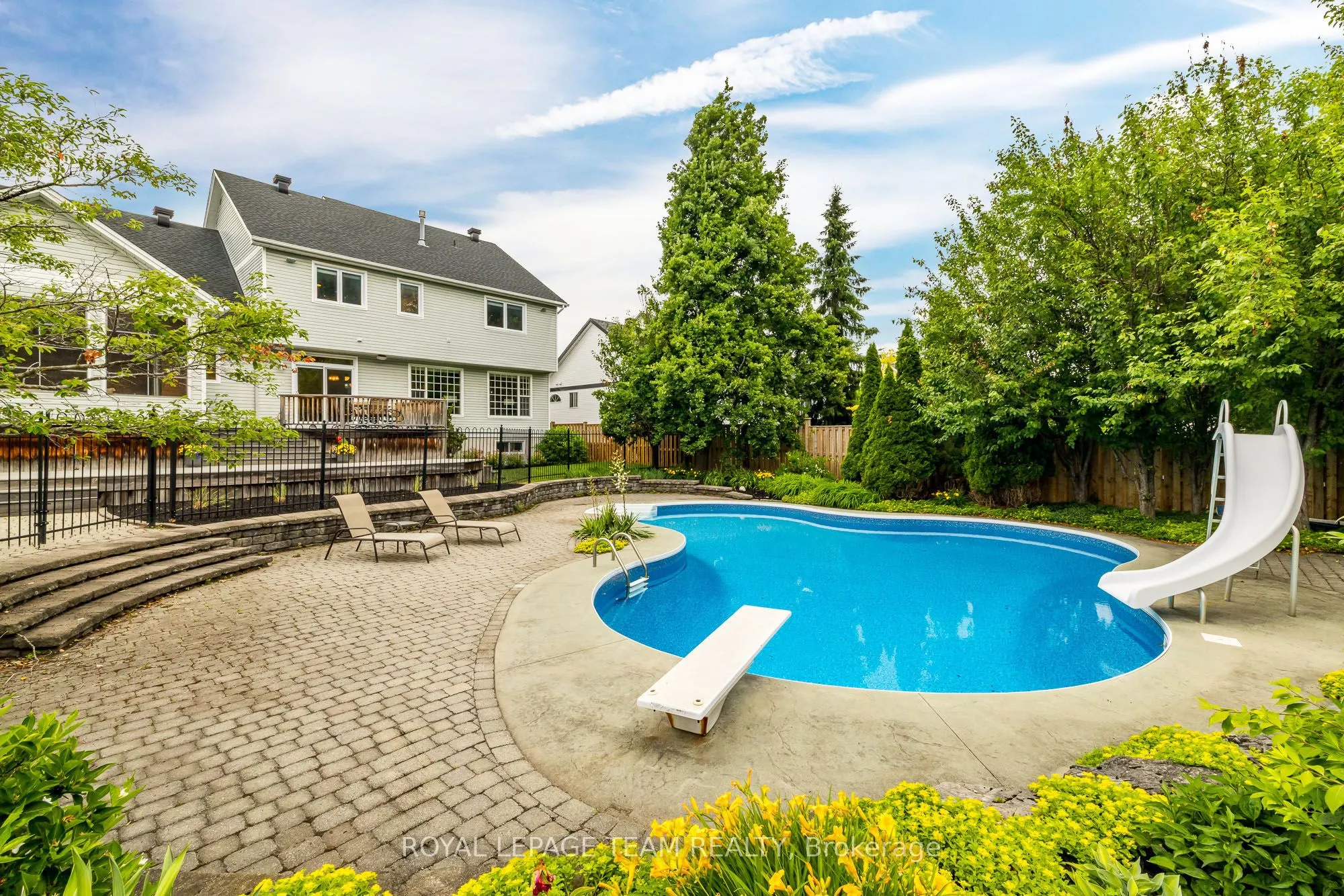 10 Beechgrove Gardens