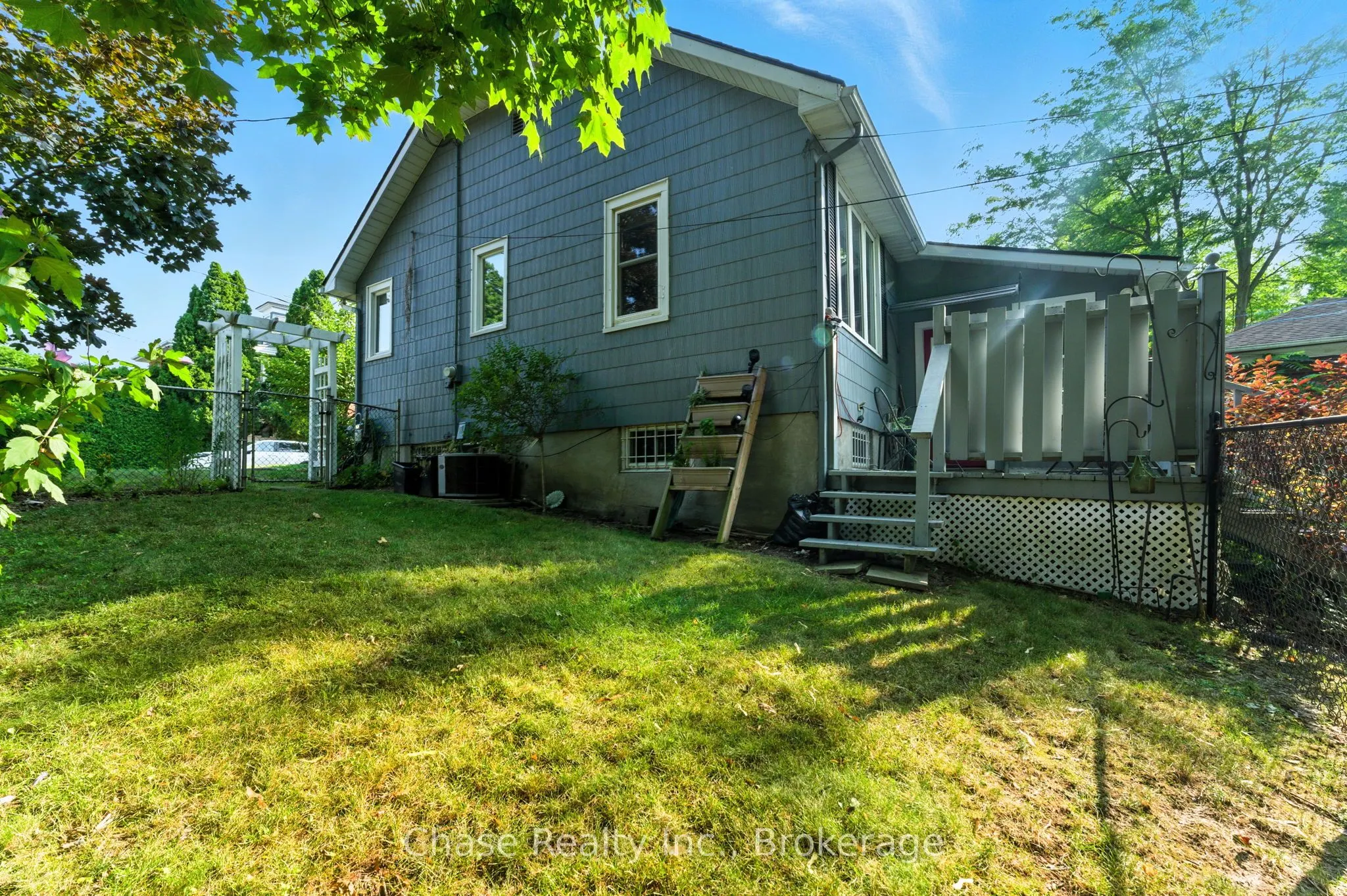 8 Groff Street