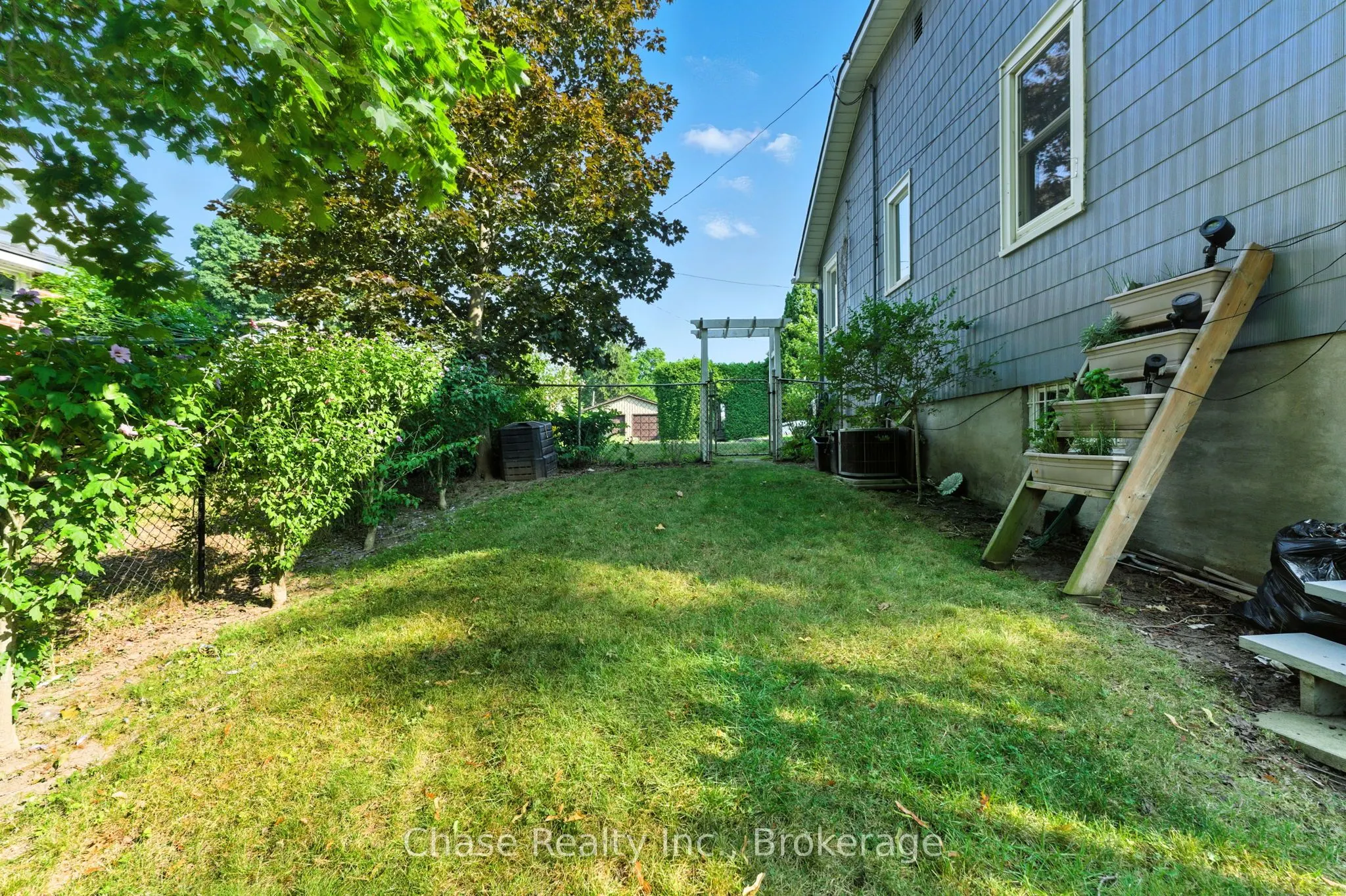 8 Groff Street