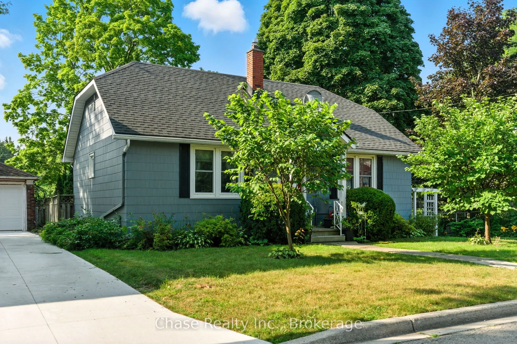 8 Groff Street