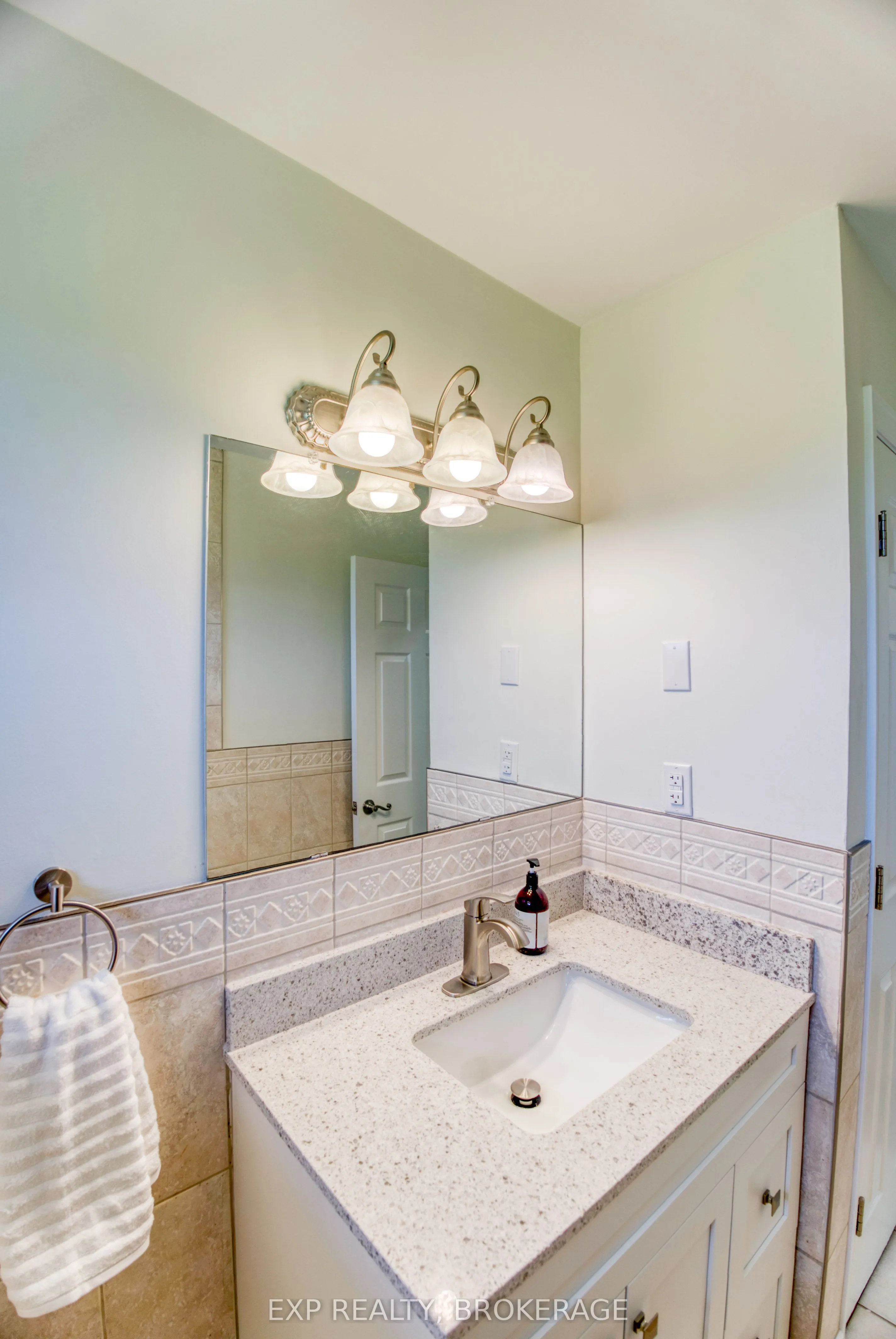 121 IVY RIDGE Road