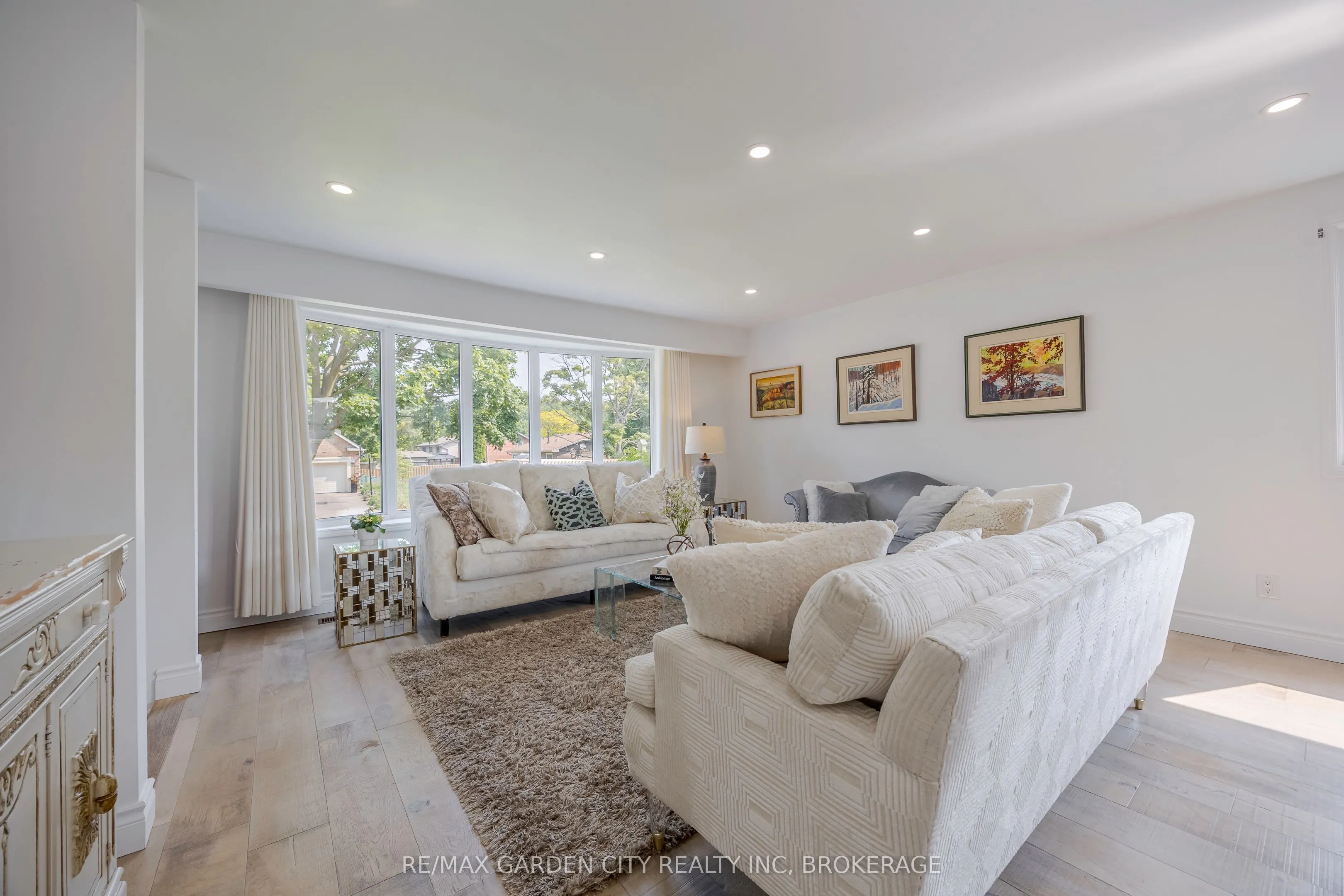 5 Woodgarden Court