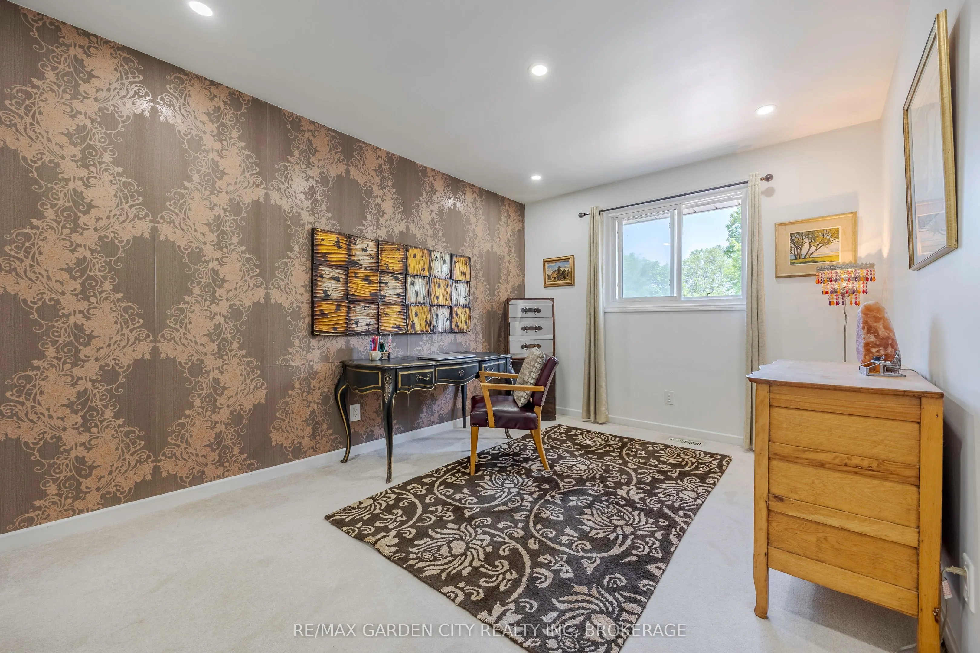 5 Woodgarden Court