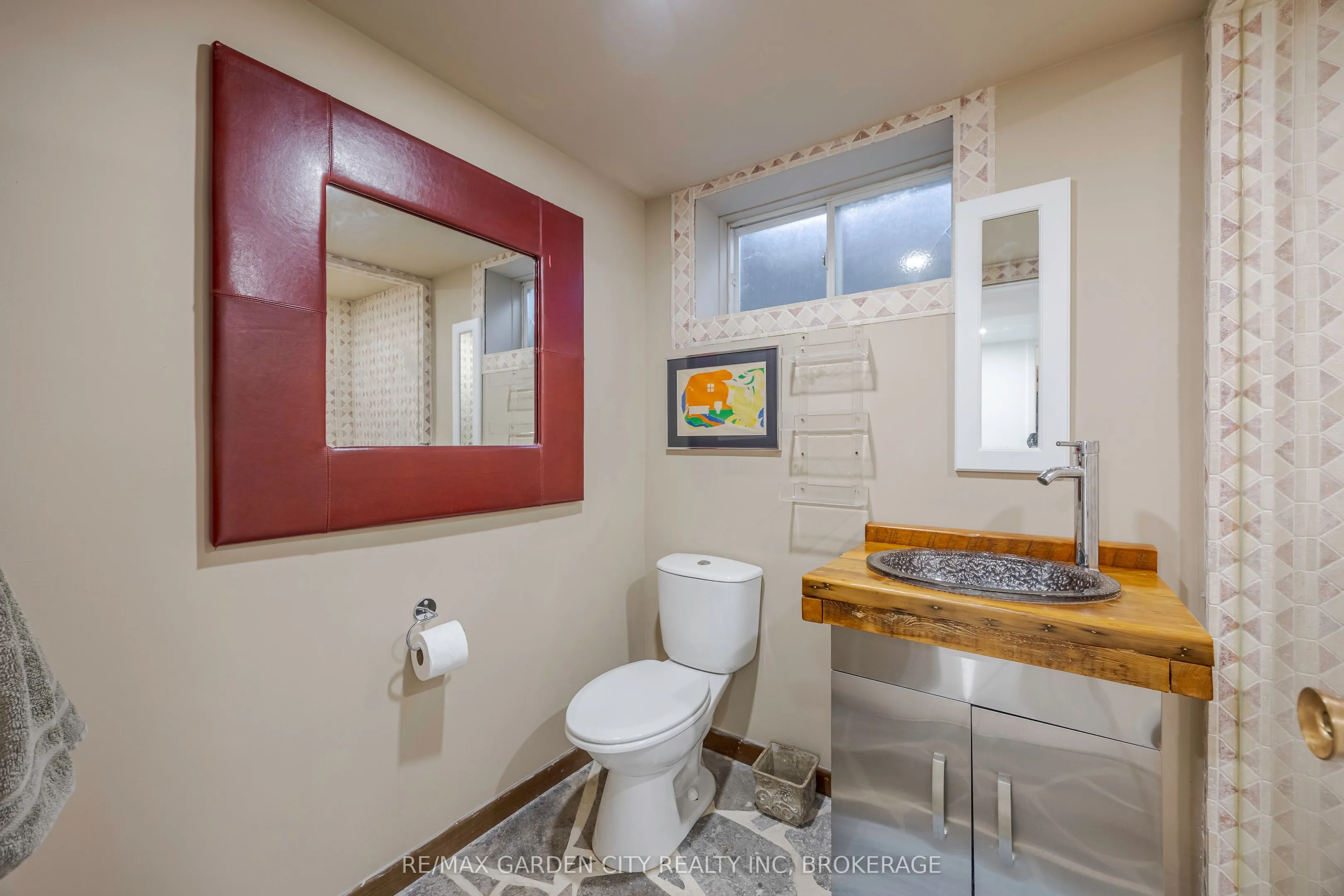5 Woodgarden Court