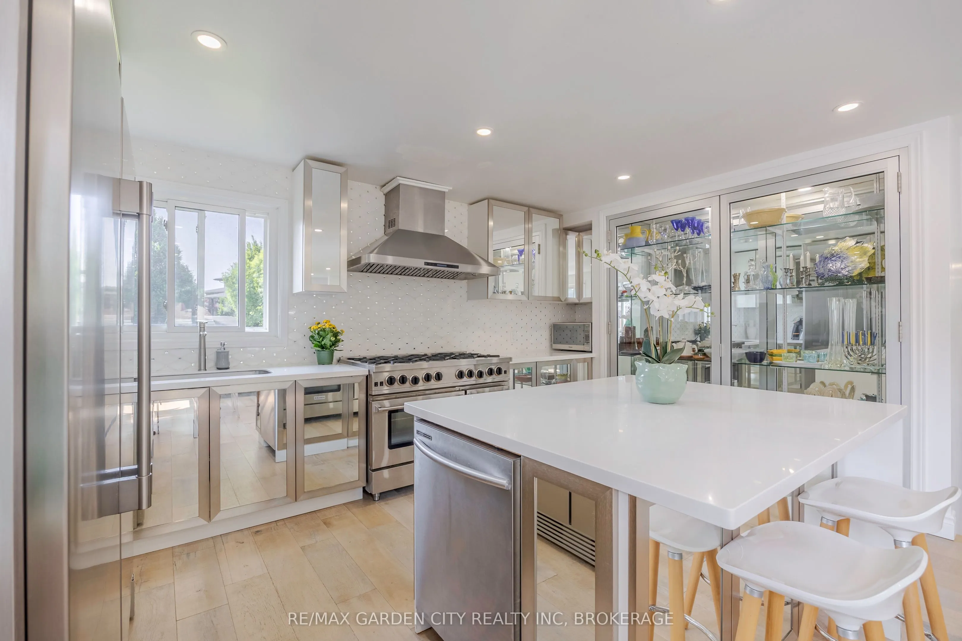 5 Woodgarden Court