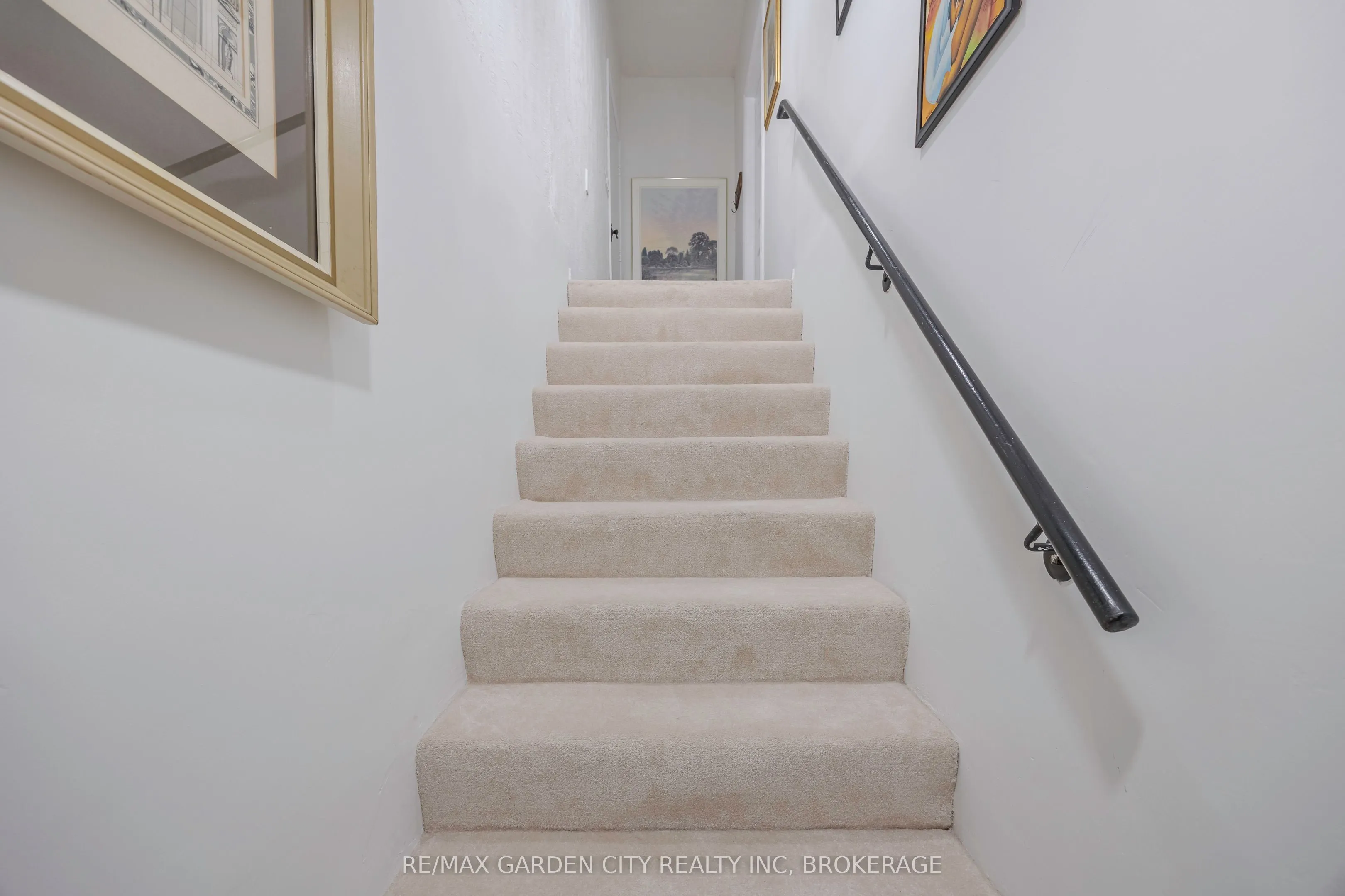 5 Woodgarden Court