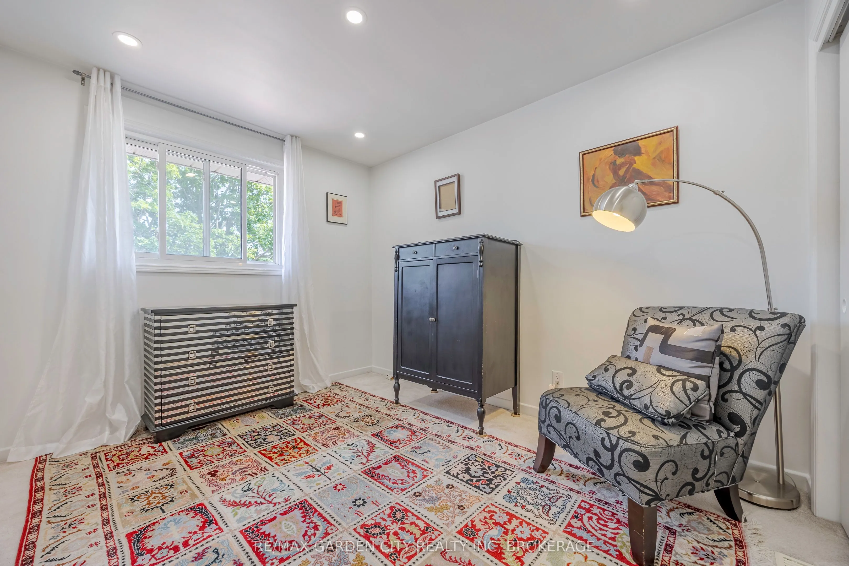 5 Woodgarden Court