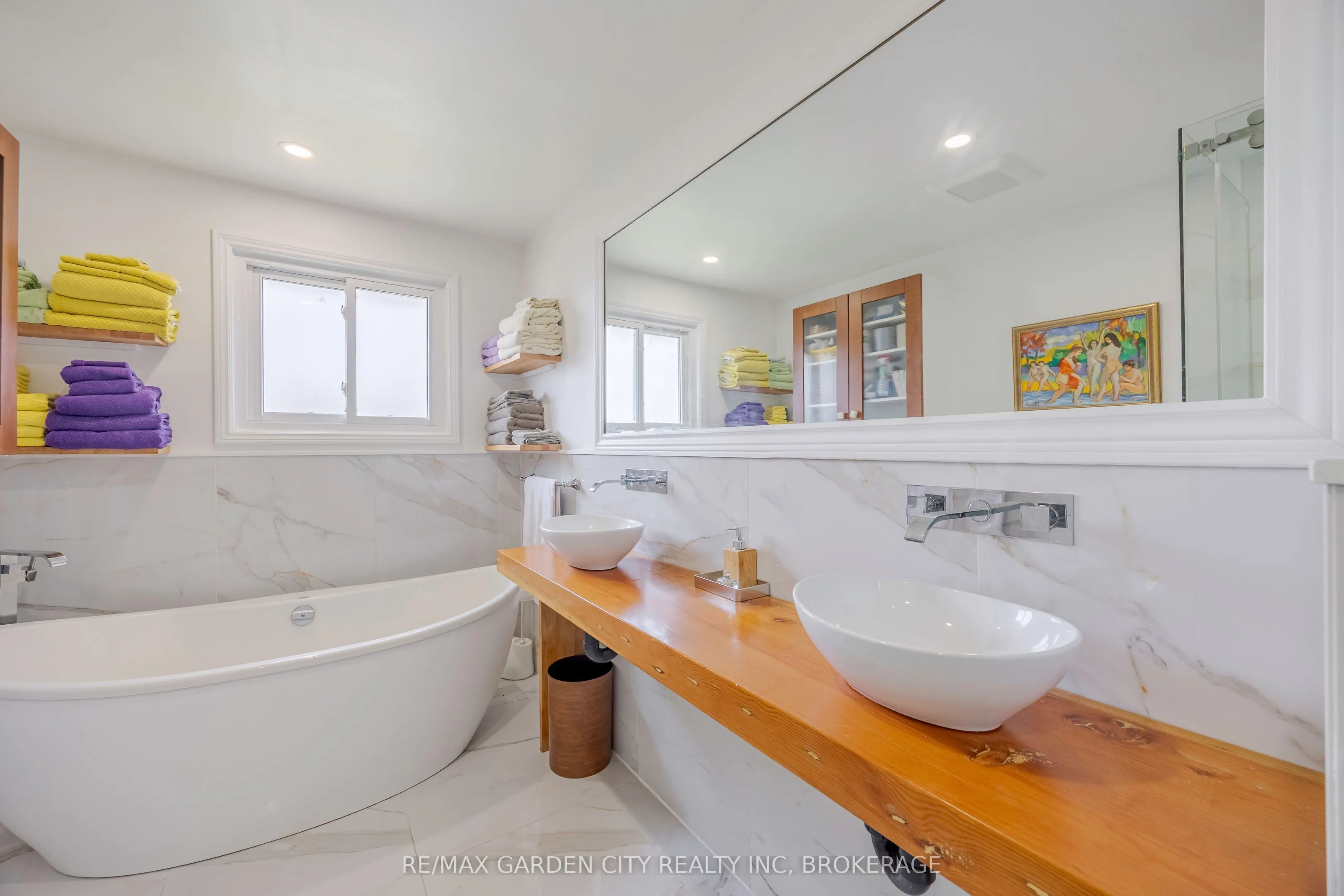 5 Woodgarden Court