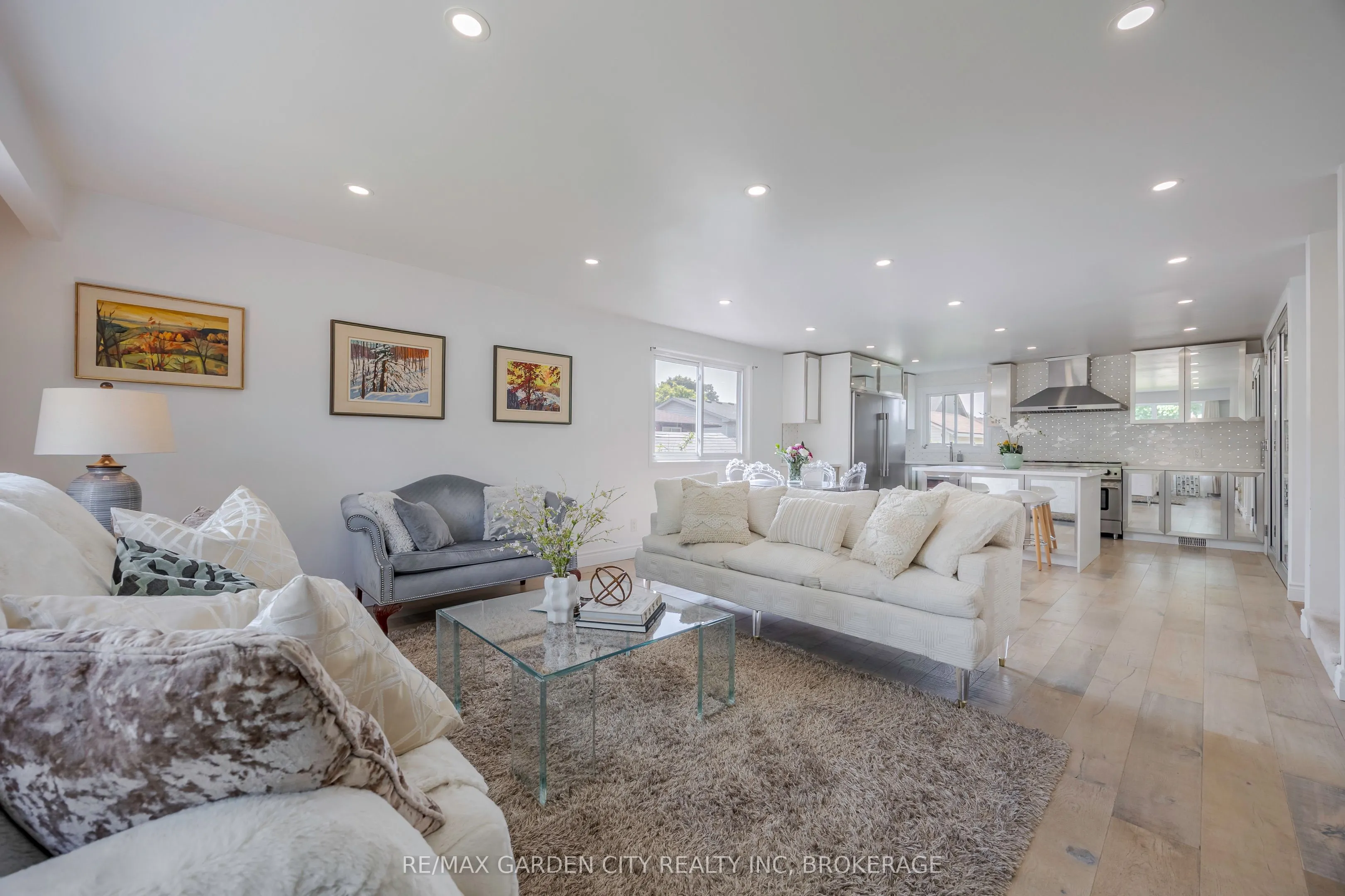 5 Woodgarden Court