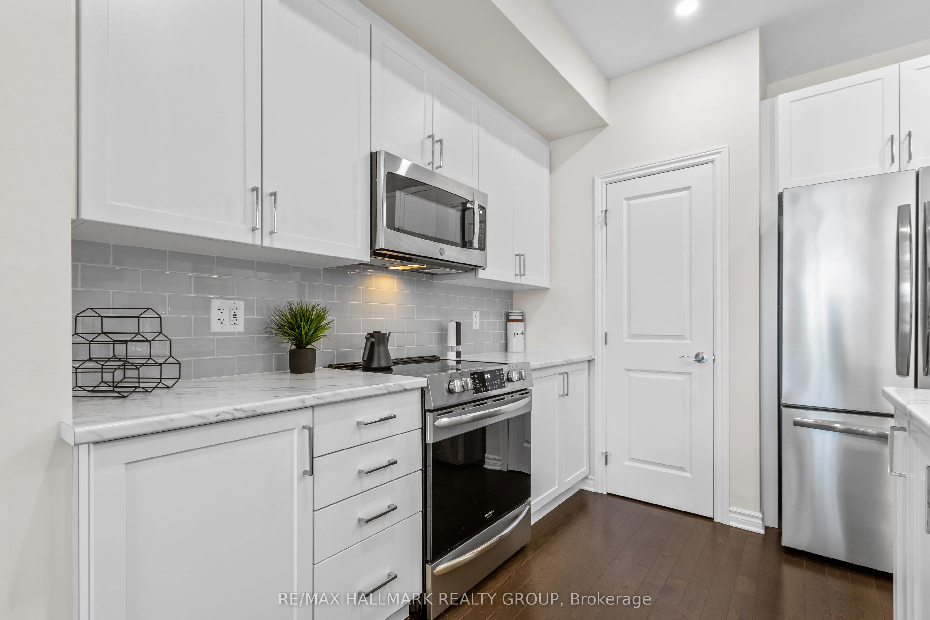 948 Socca Crescent