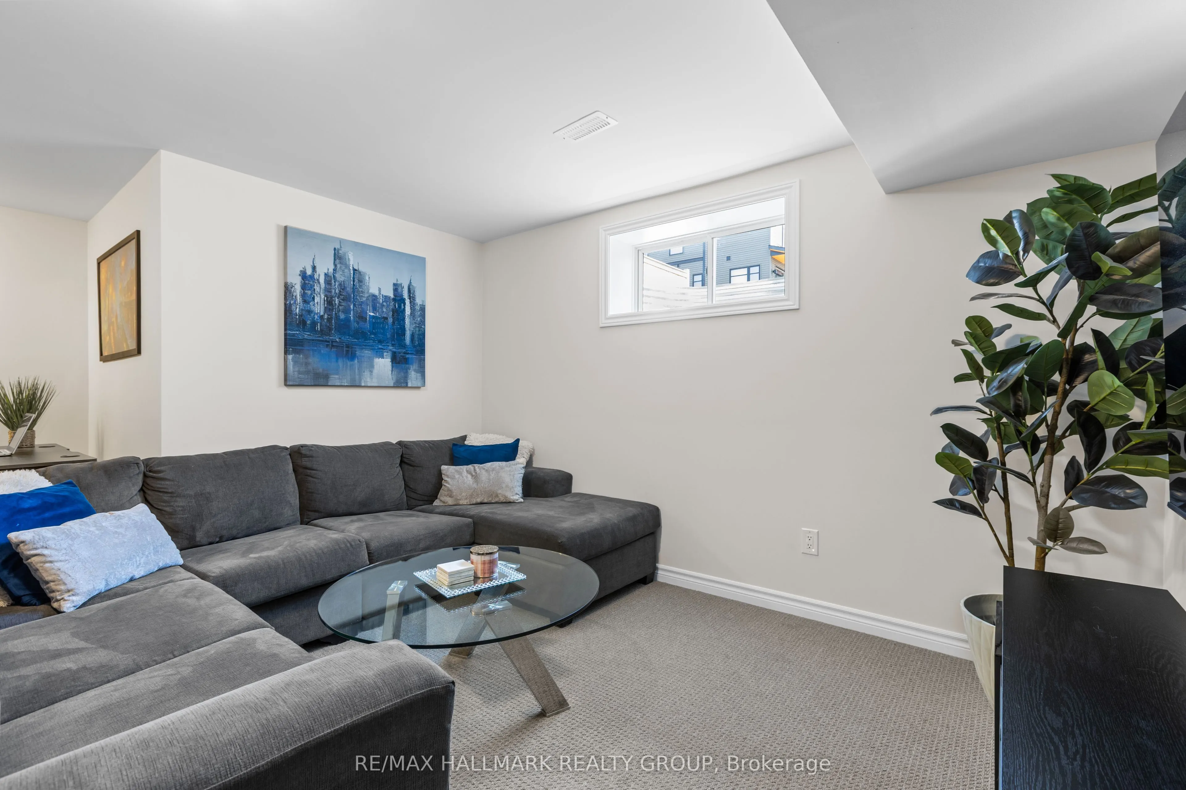 948 Socca Crescent