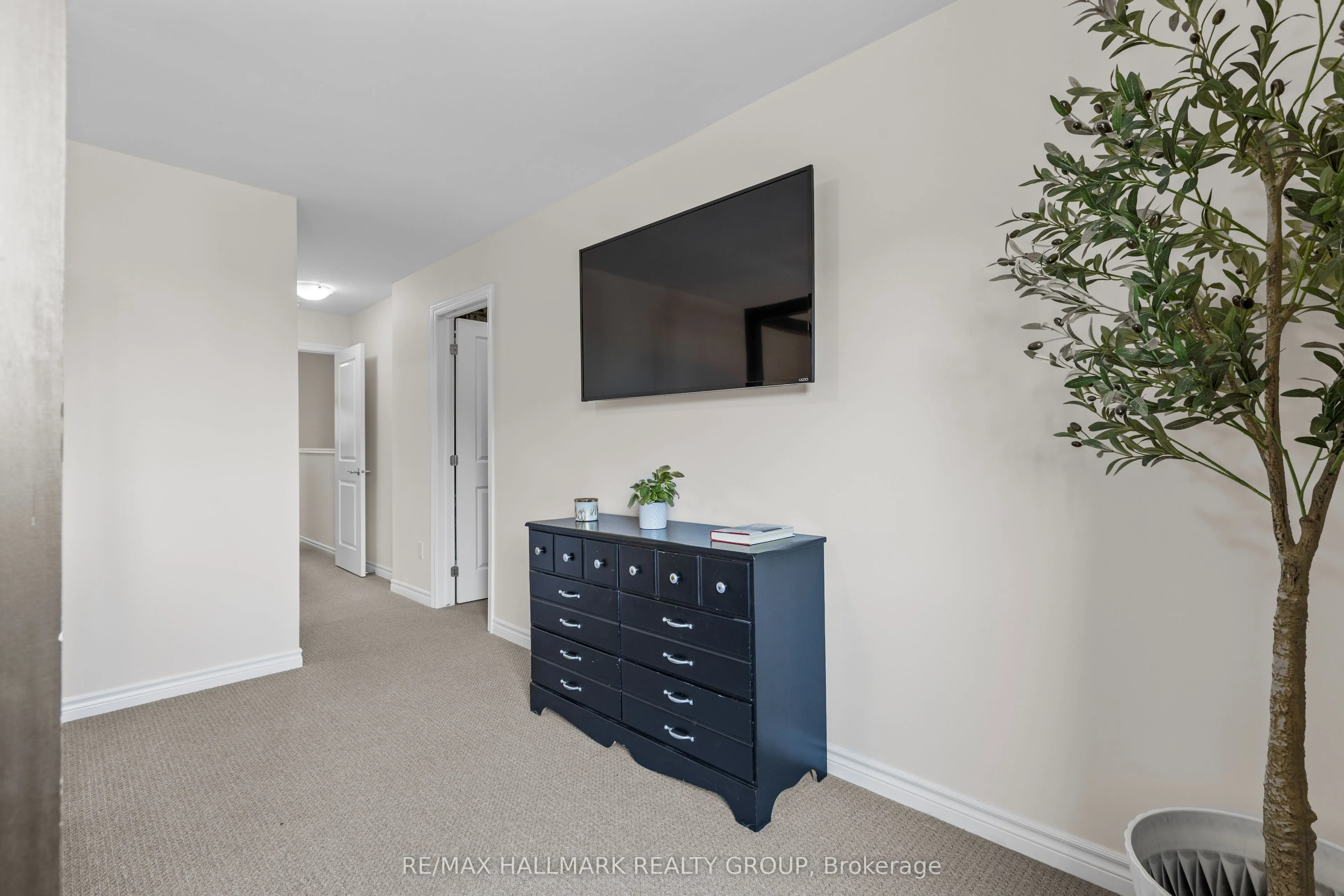 948 Socca Crescent