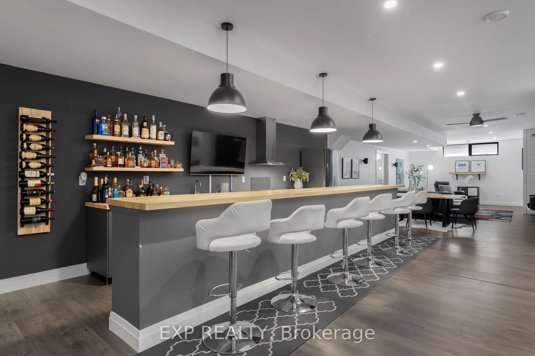 806 Alexander Road
