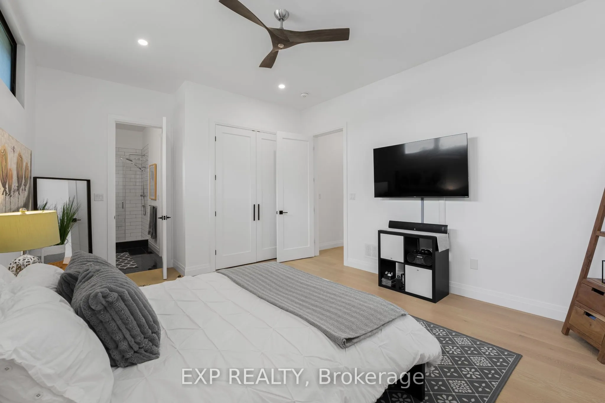 806 Alexander Road