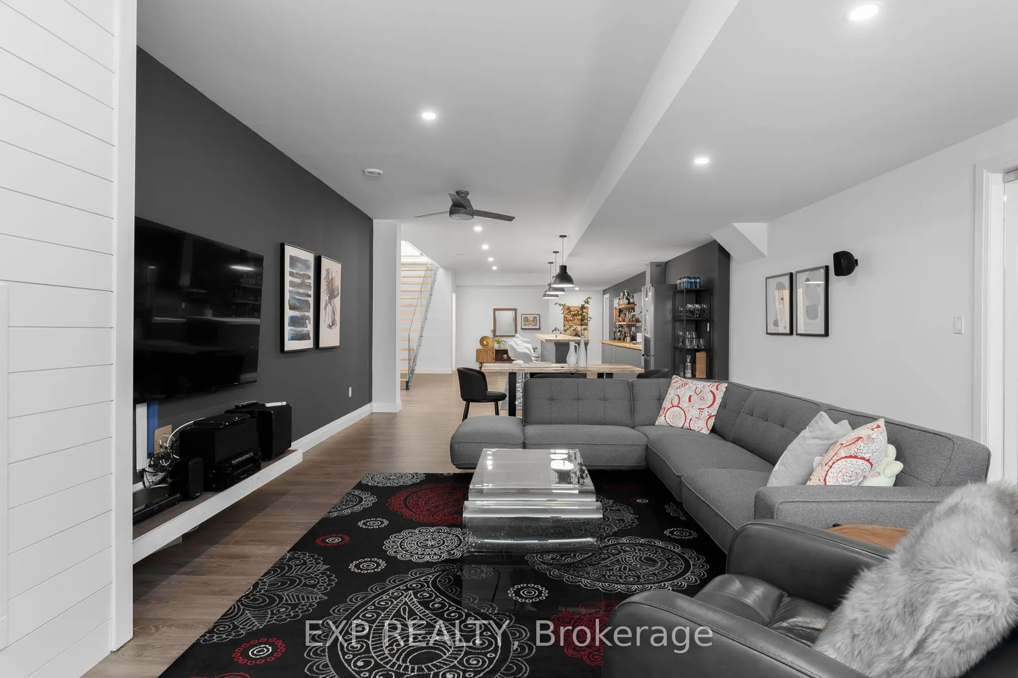 806 Alexander Road
