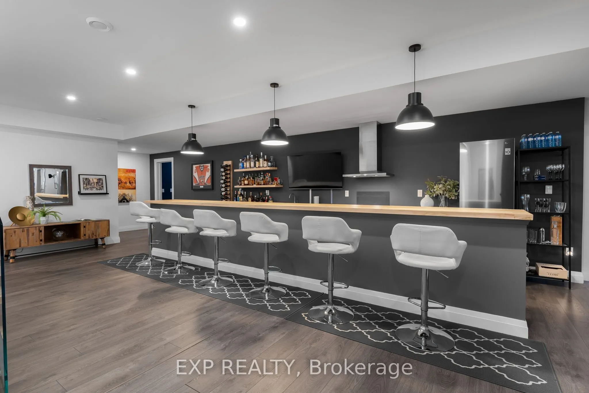 806 Alexander Road
