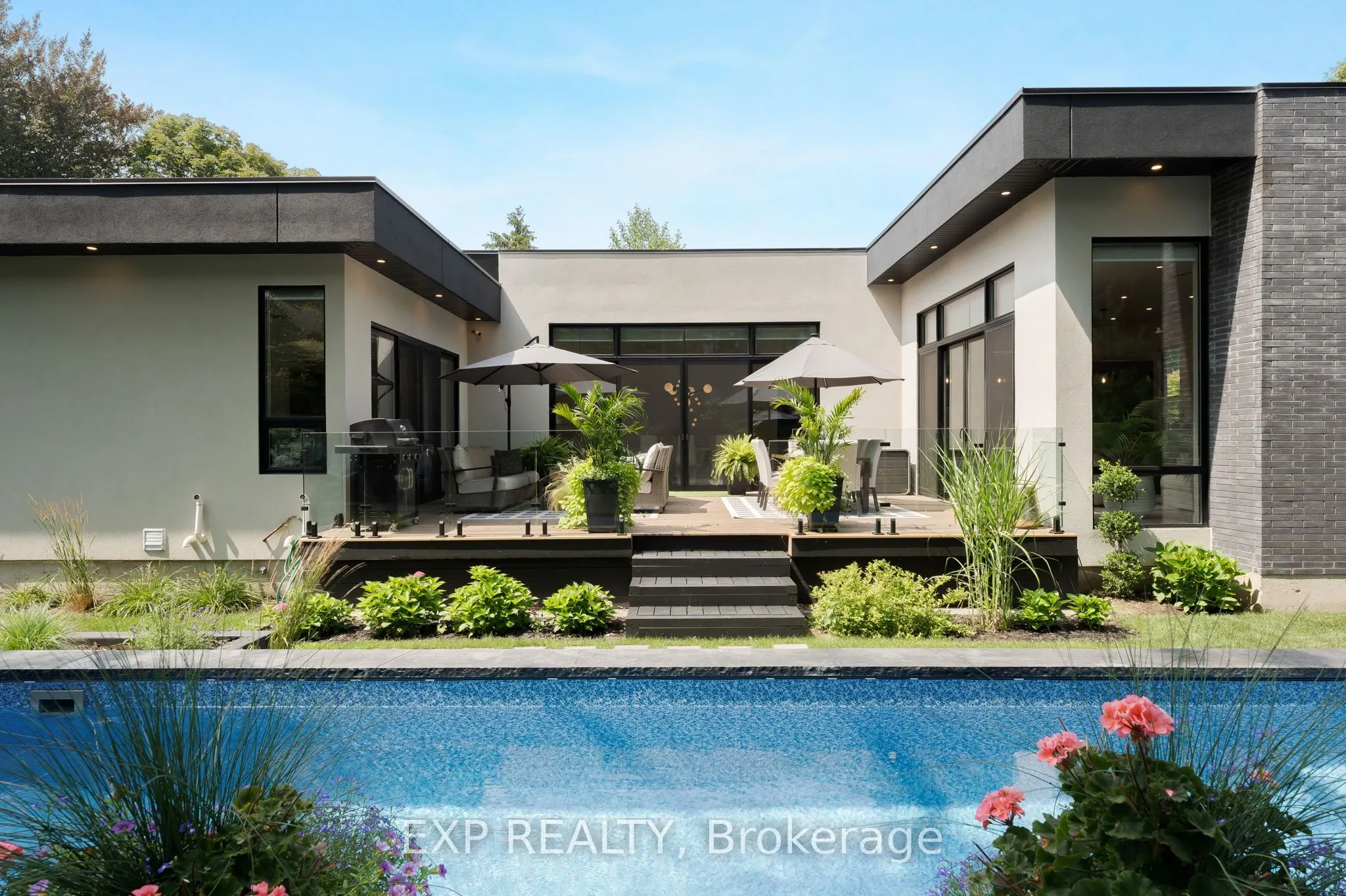 806 Alexander Road