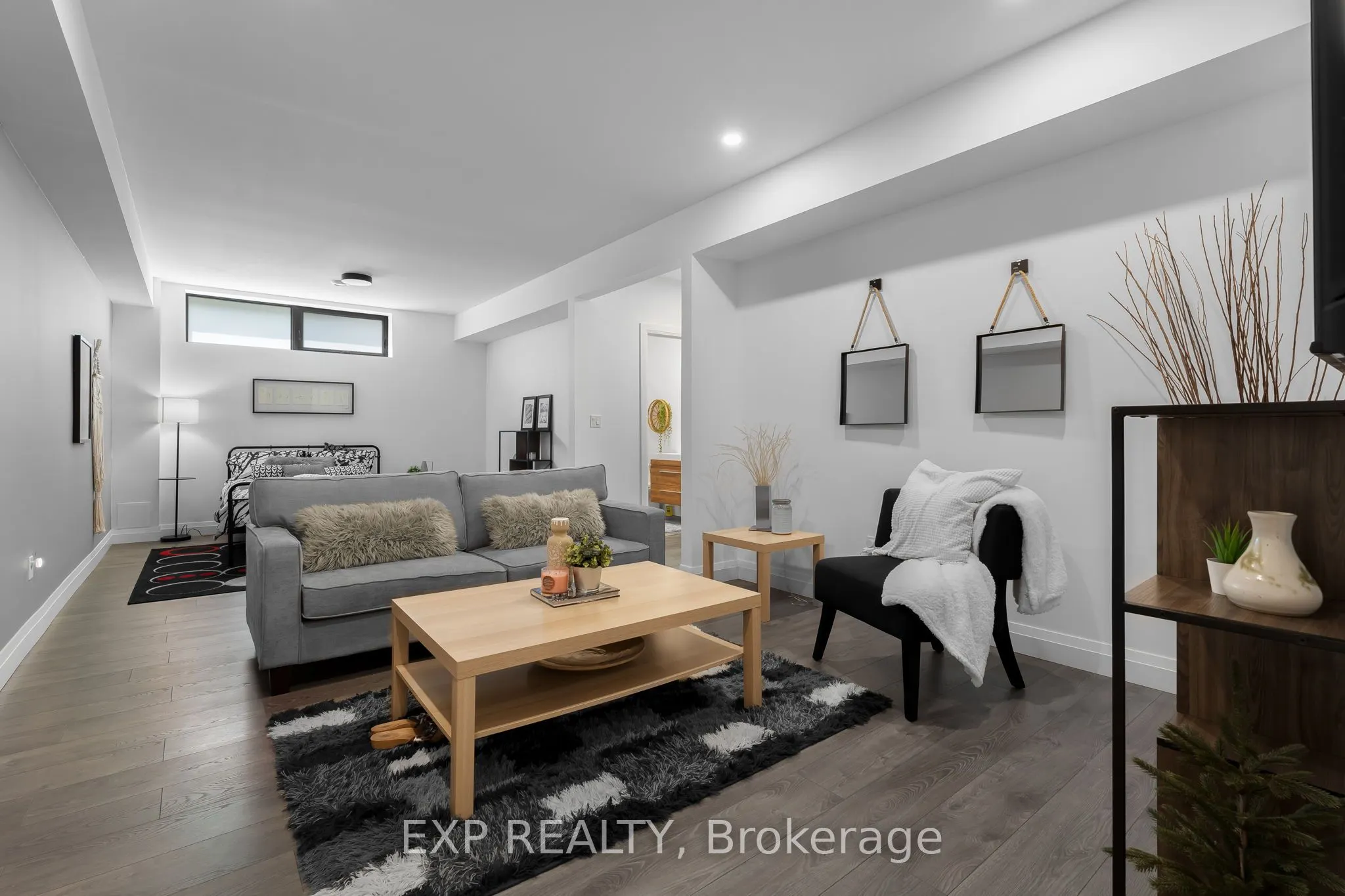 806 Alexander Road