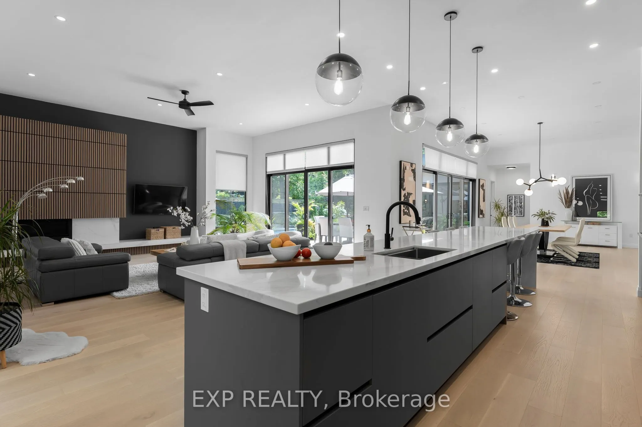 806 Alexander Road