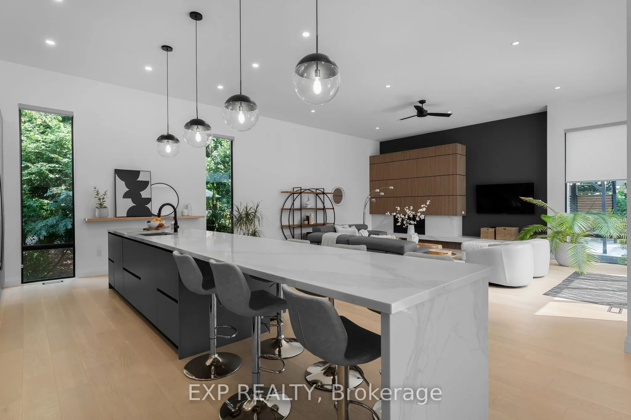 806 Alexander Road