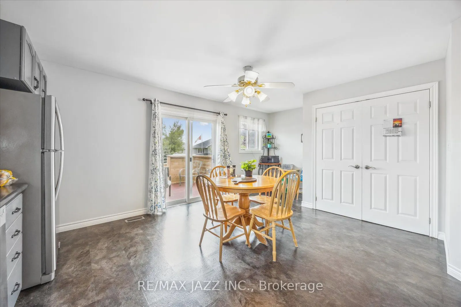 39 McGibbon Boulevard