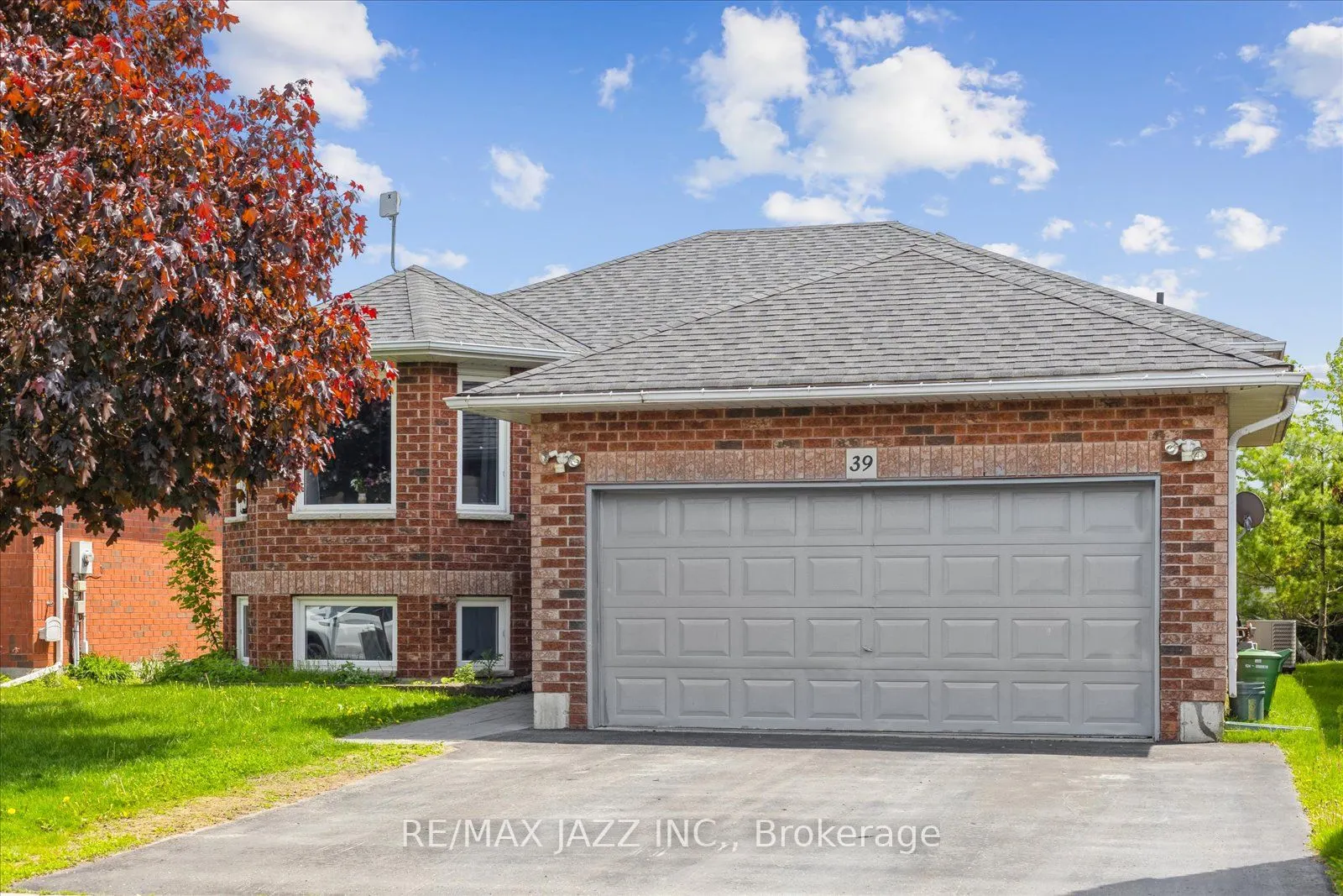 39 McGibbon Boulevard