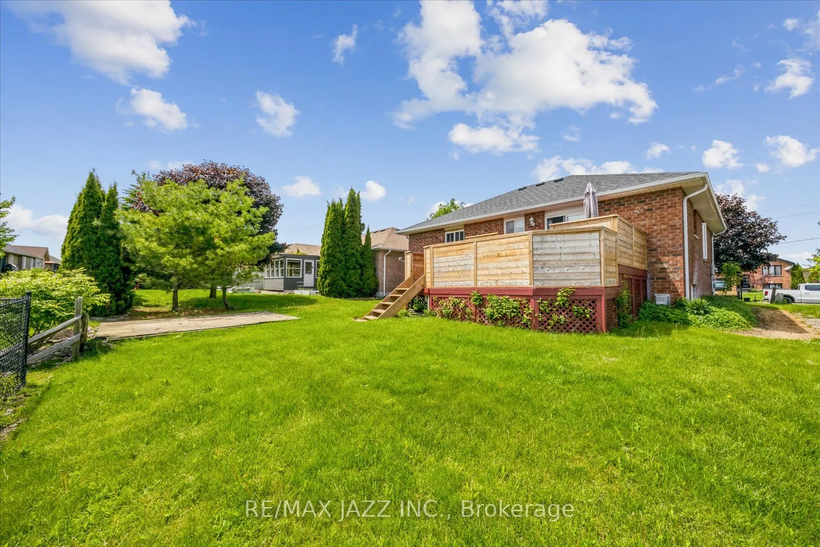 39 McGibbon Boulevard