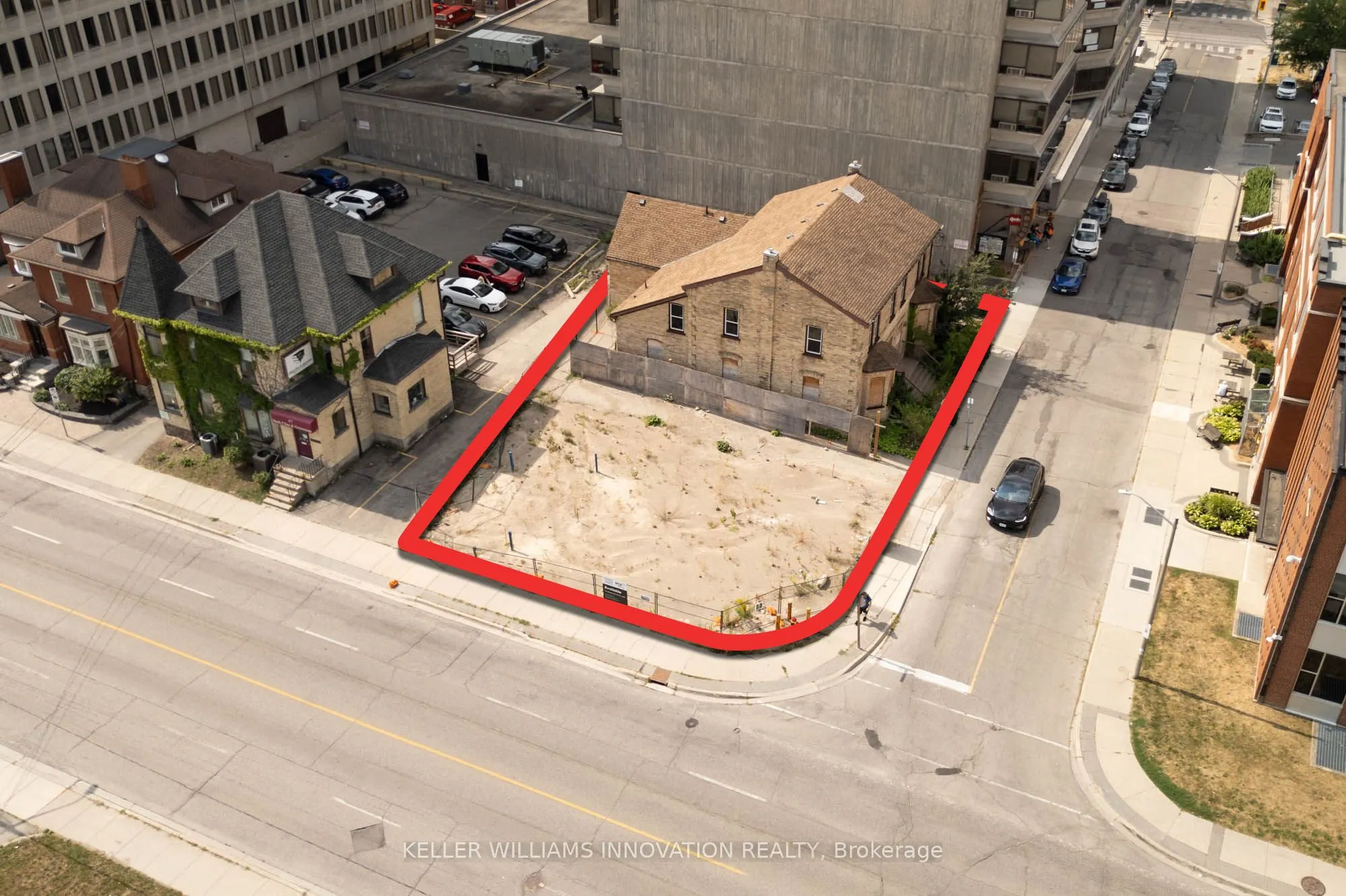 21 Weber Street W