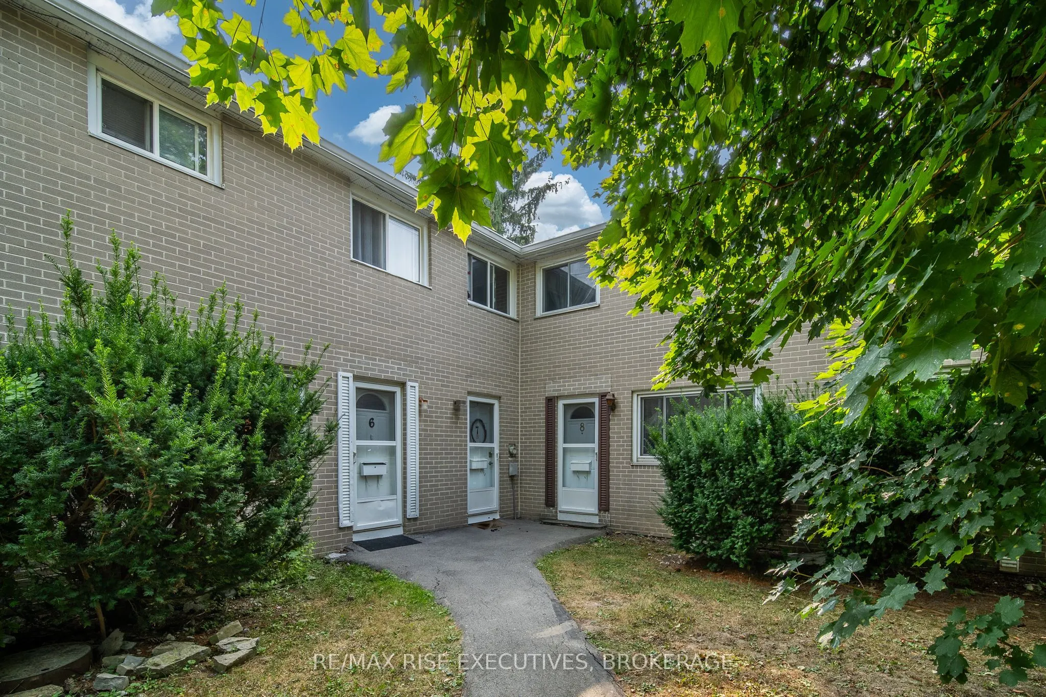 258 Queen Mary Road, #8
