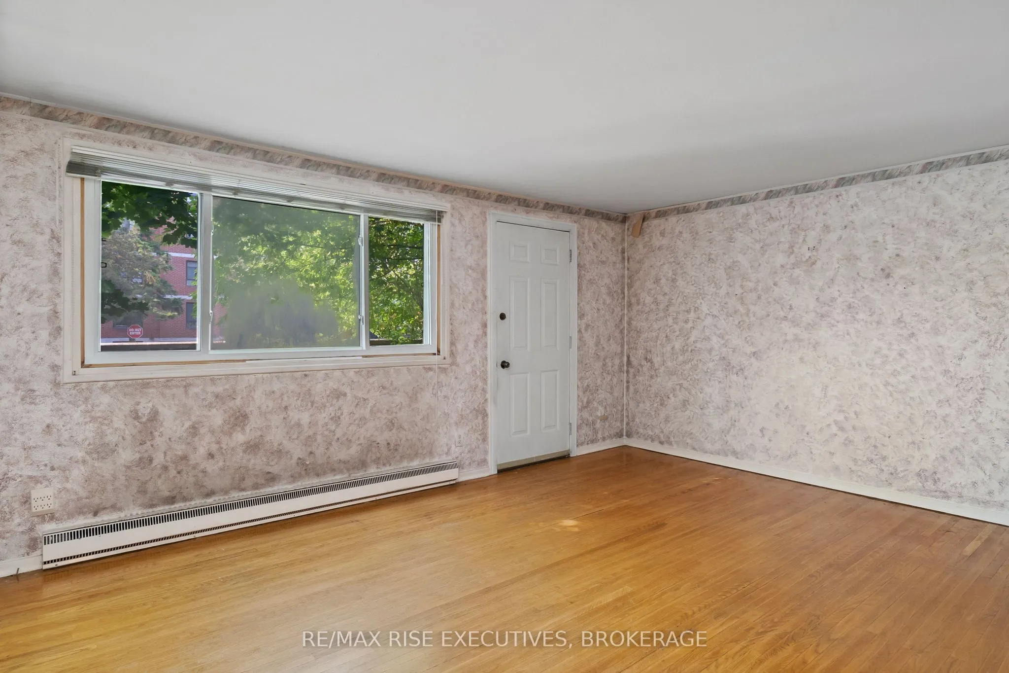 258 Queen Mary Road, #8