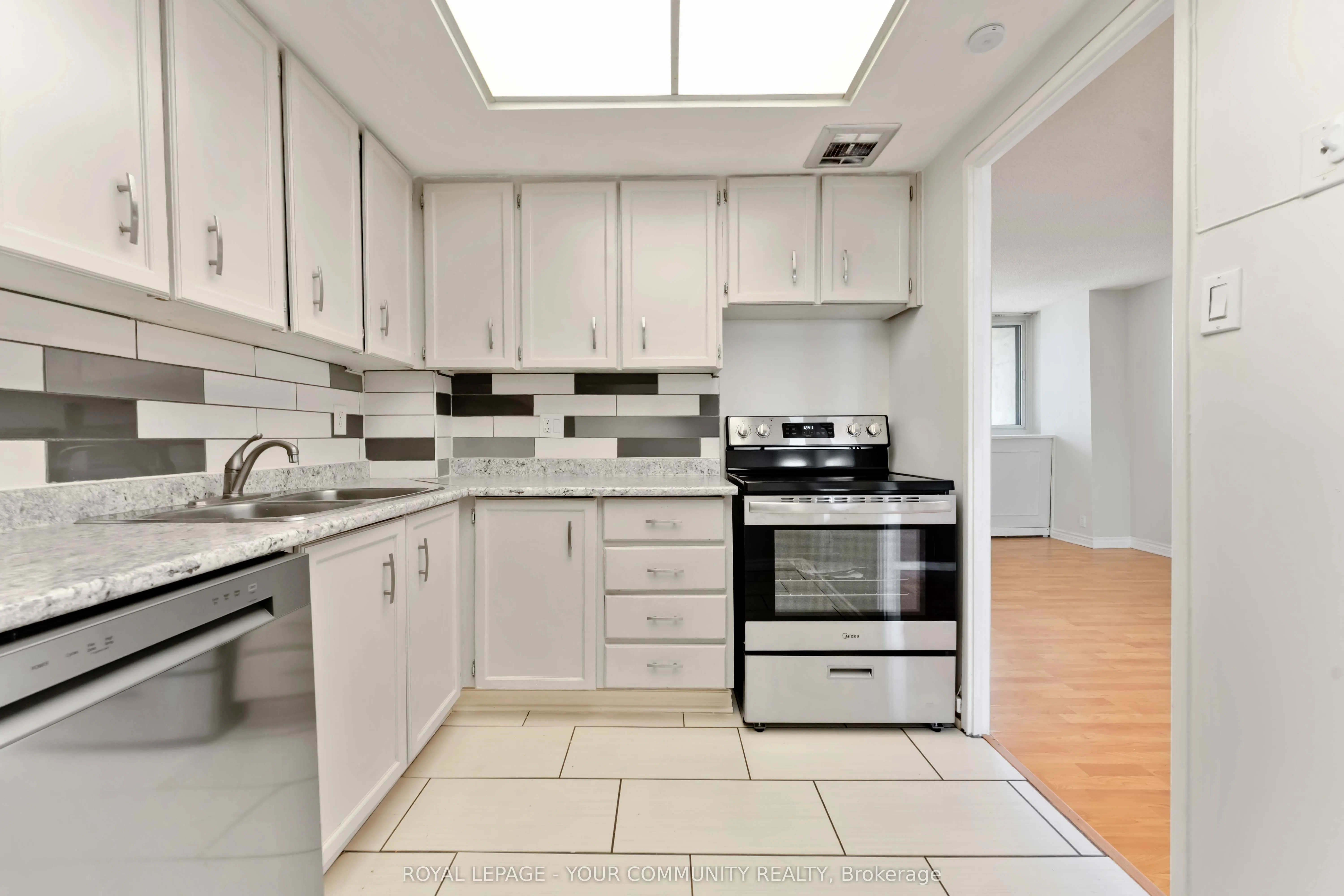 500 Laurier Avenue W, #608