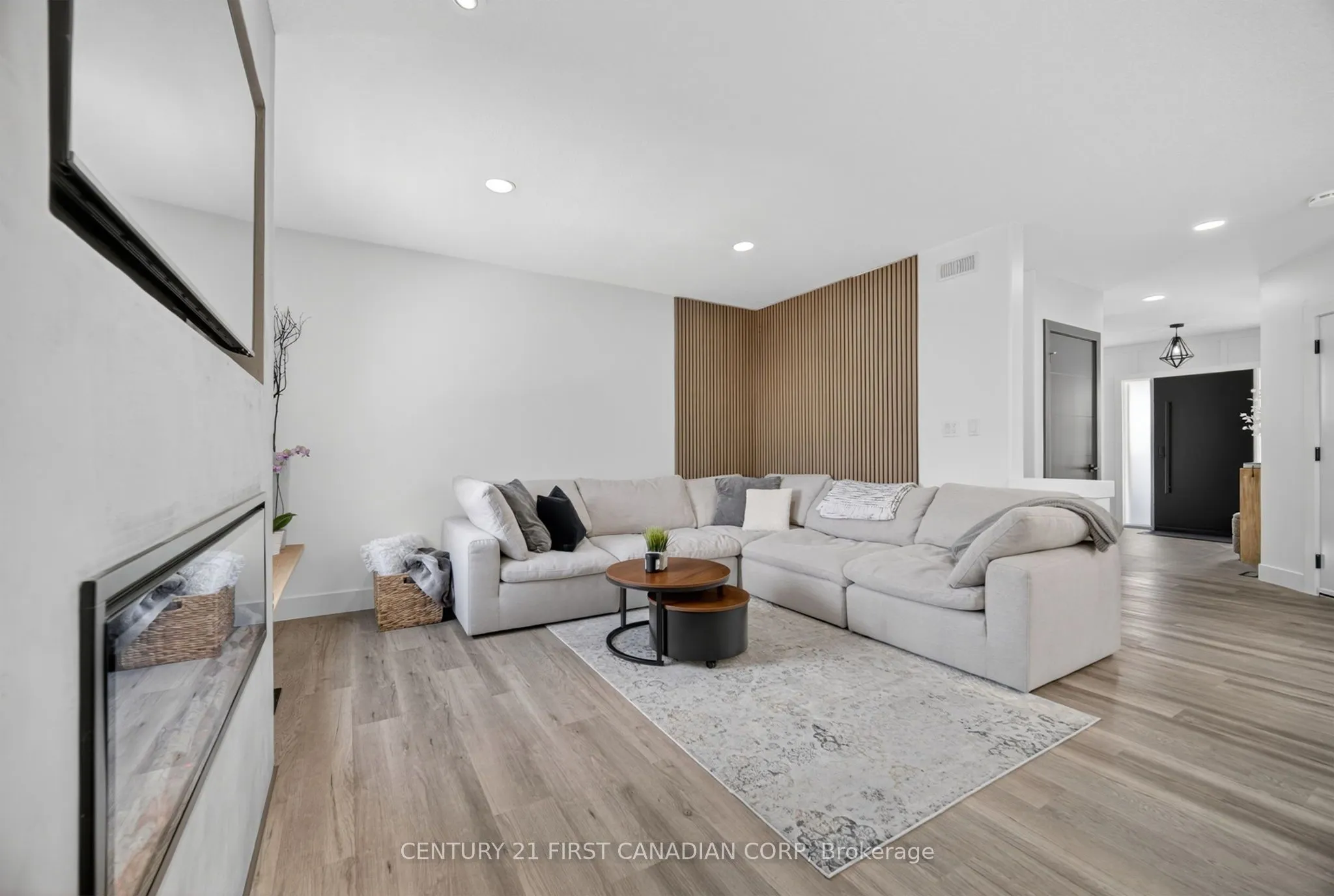 688 Clearwater Crescent
