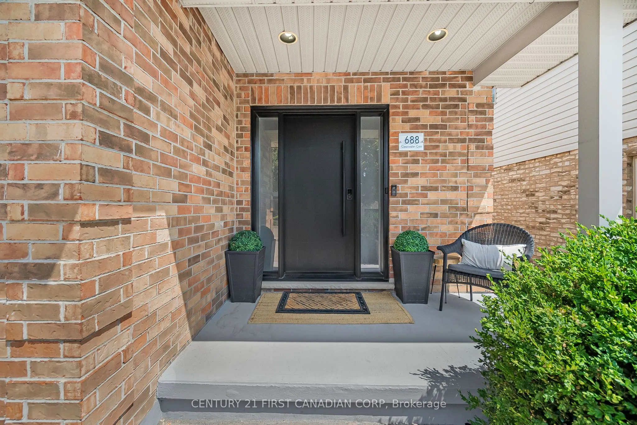 688 Clearwater Crescent