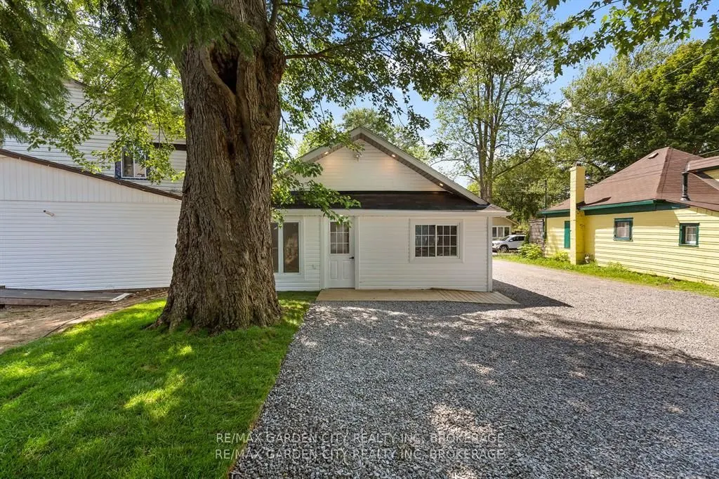 235 Lincoln Road W