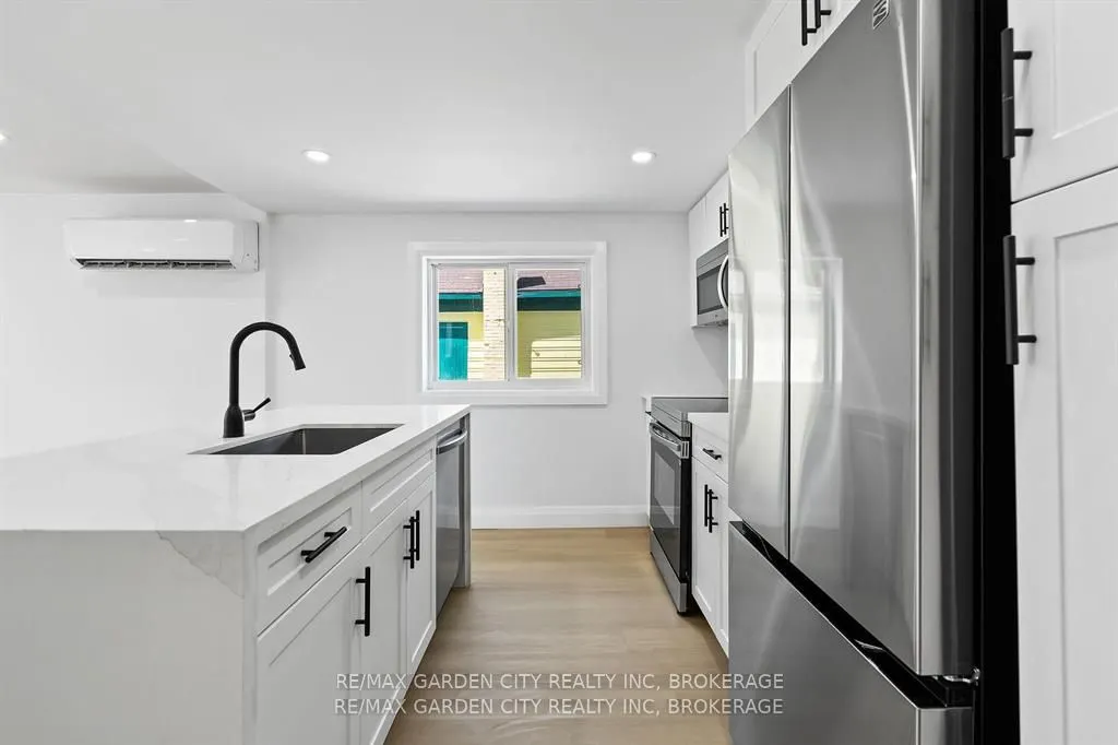 235 Lincoln Road W