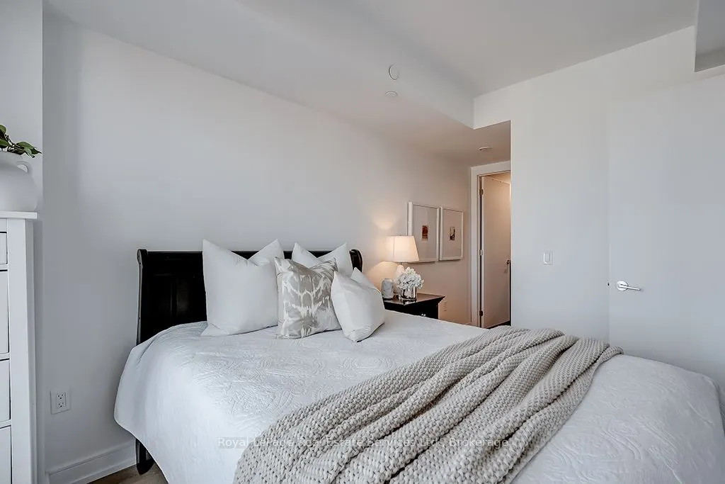 1 Jarvis Street, #912
