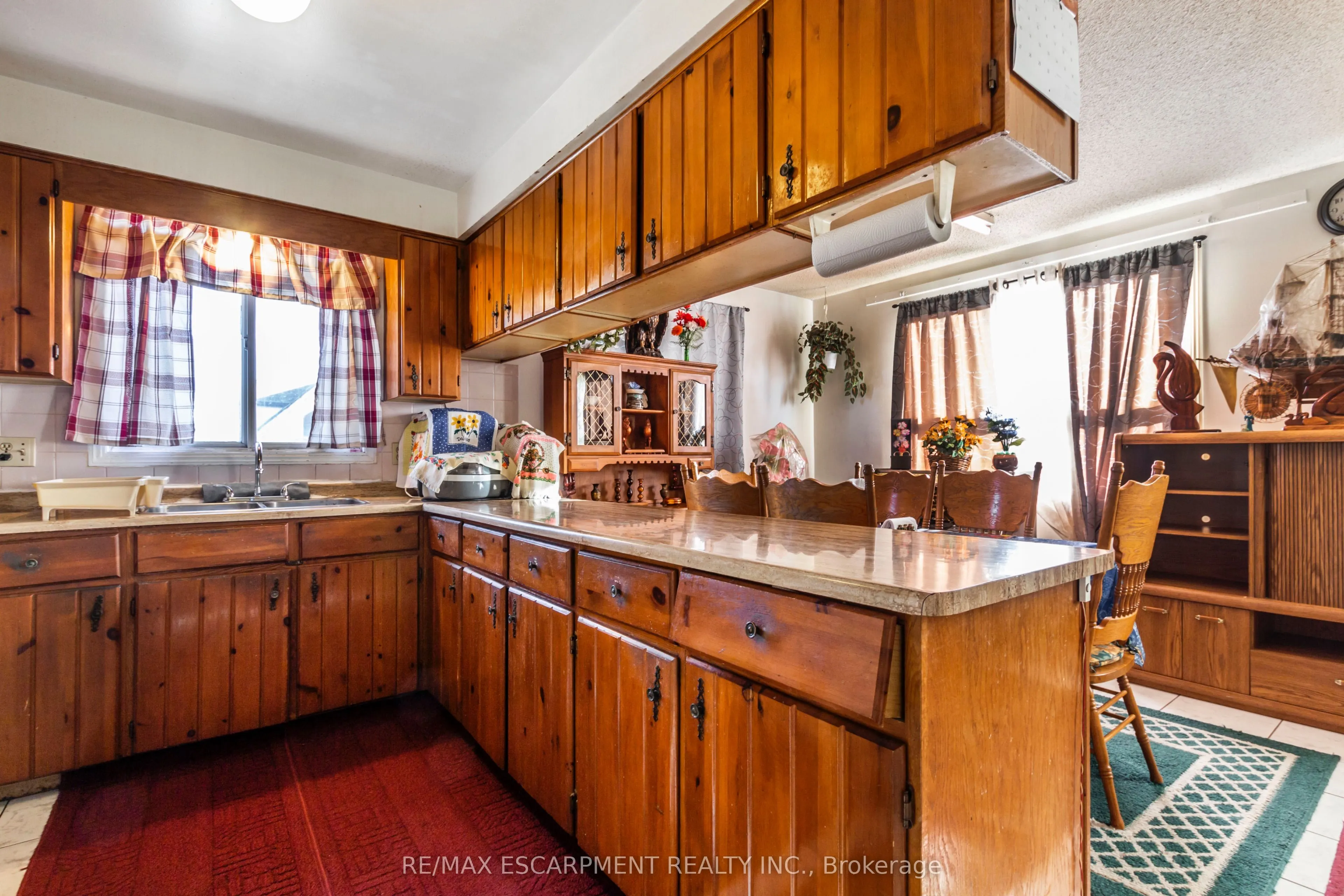 1295 Cannon Street E