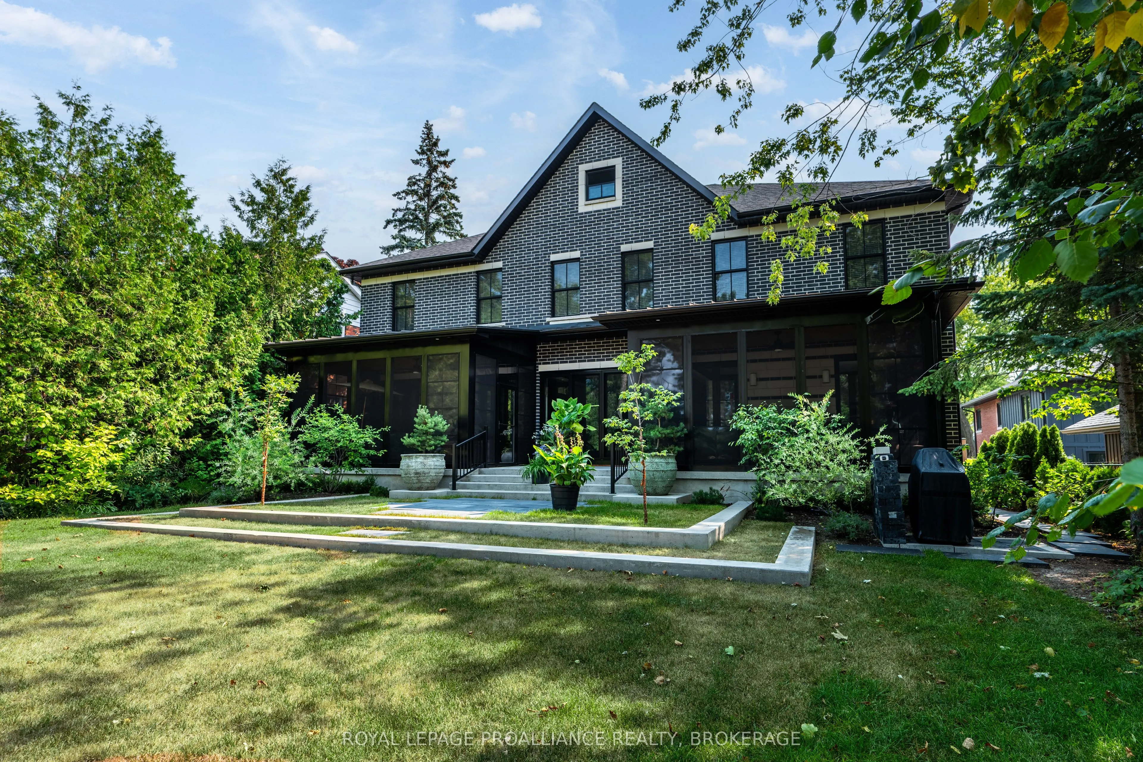 124 Churchill Crescent