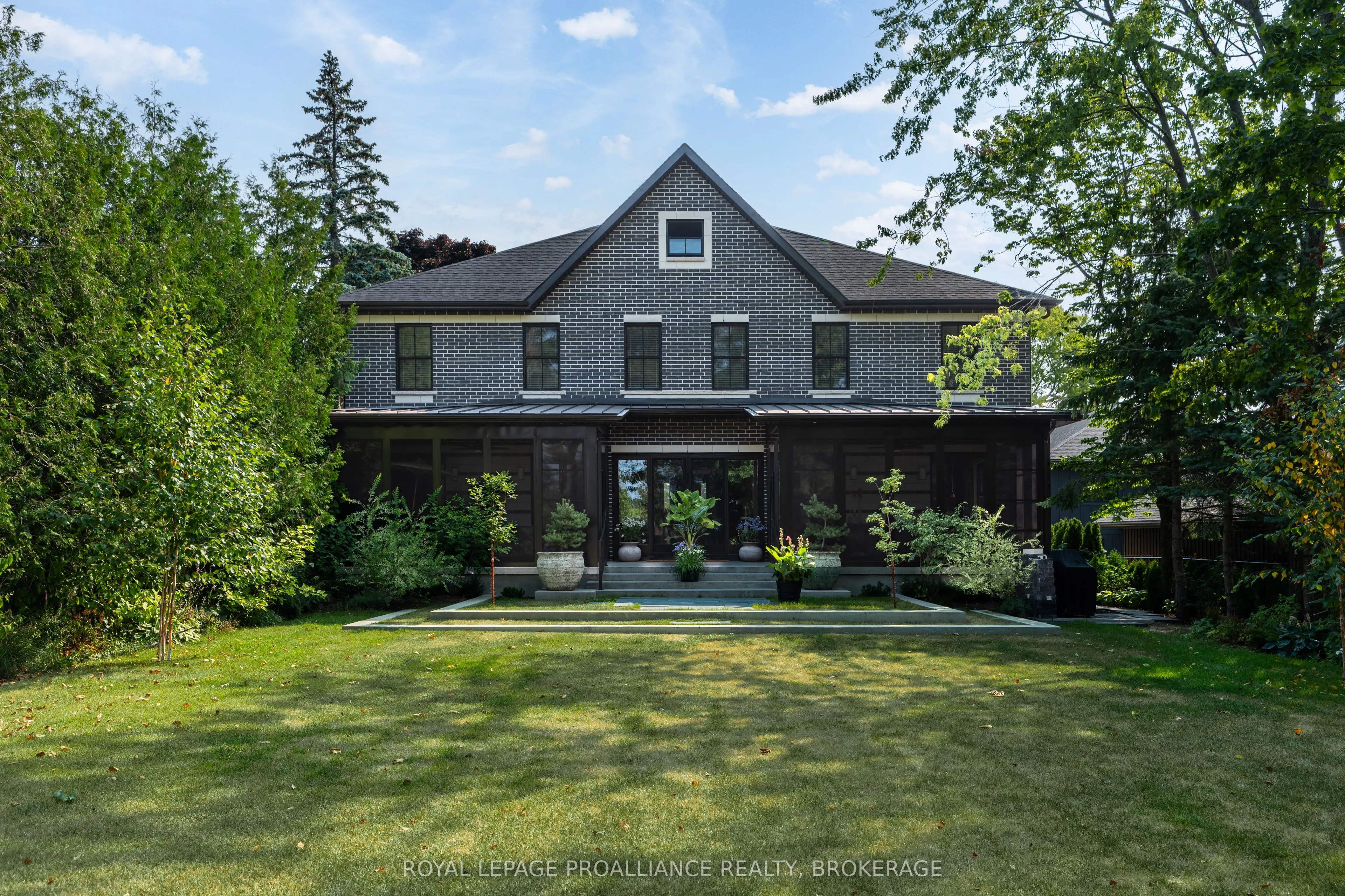 124 Churchill Crescent