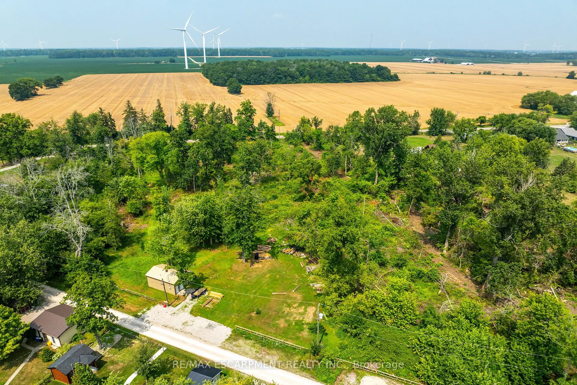 392 Lakeshore Road